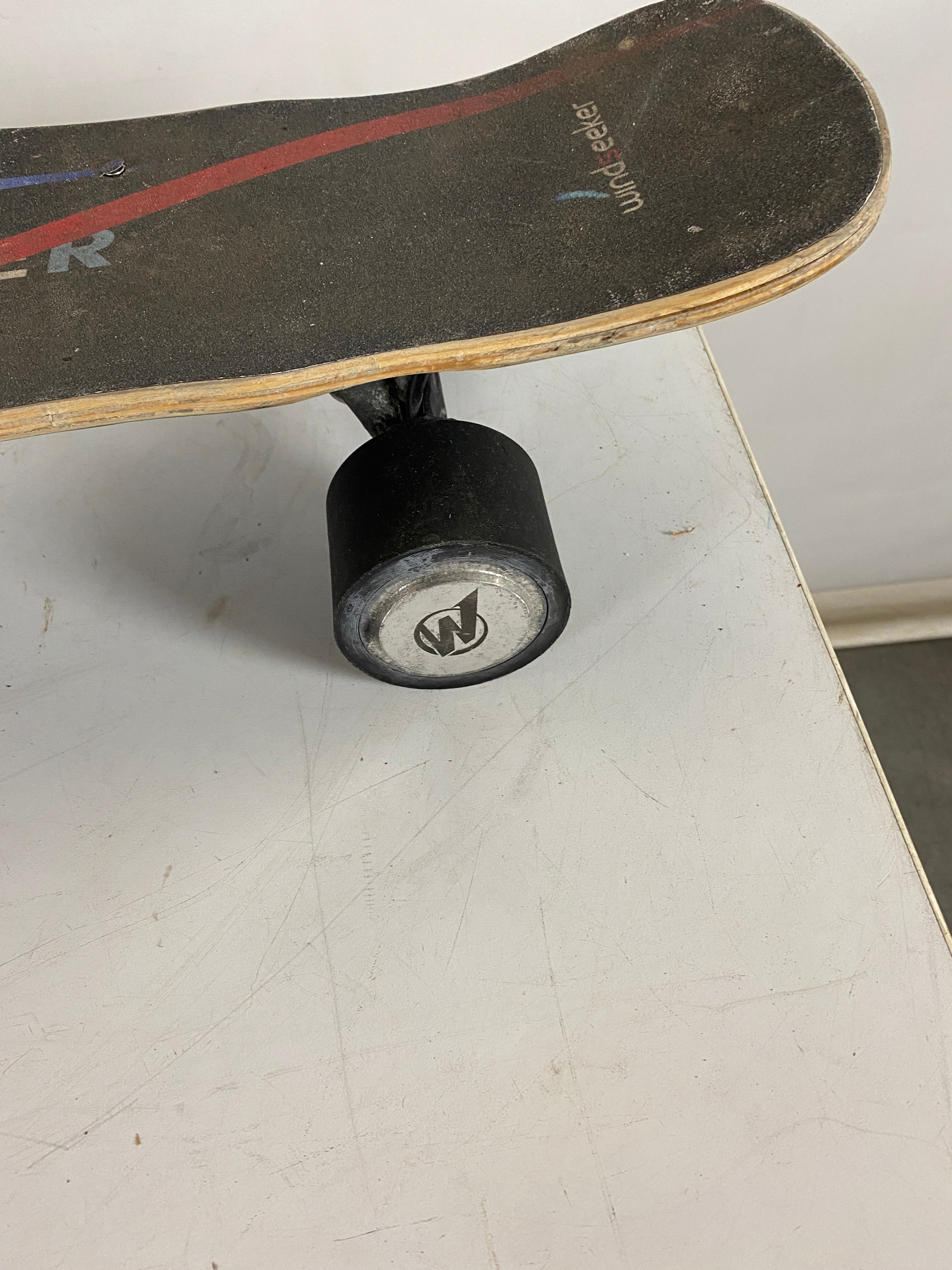 Wind Seeker Electric Cruiser Skateboard