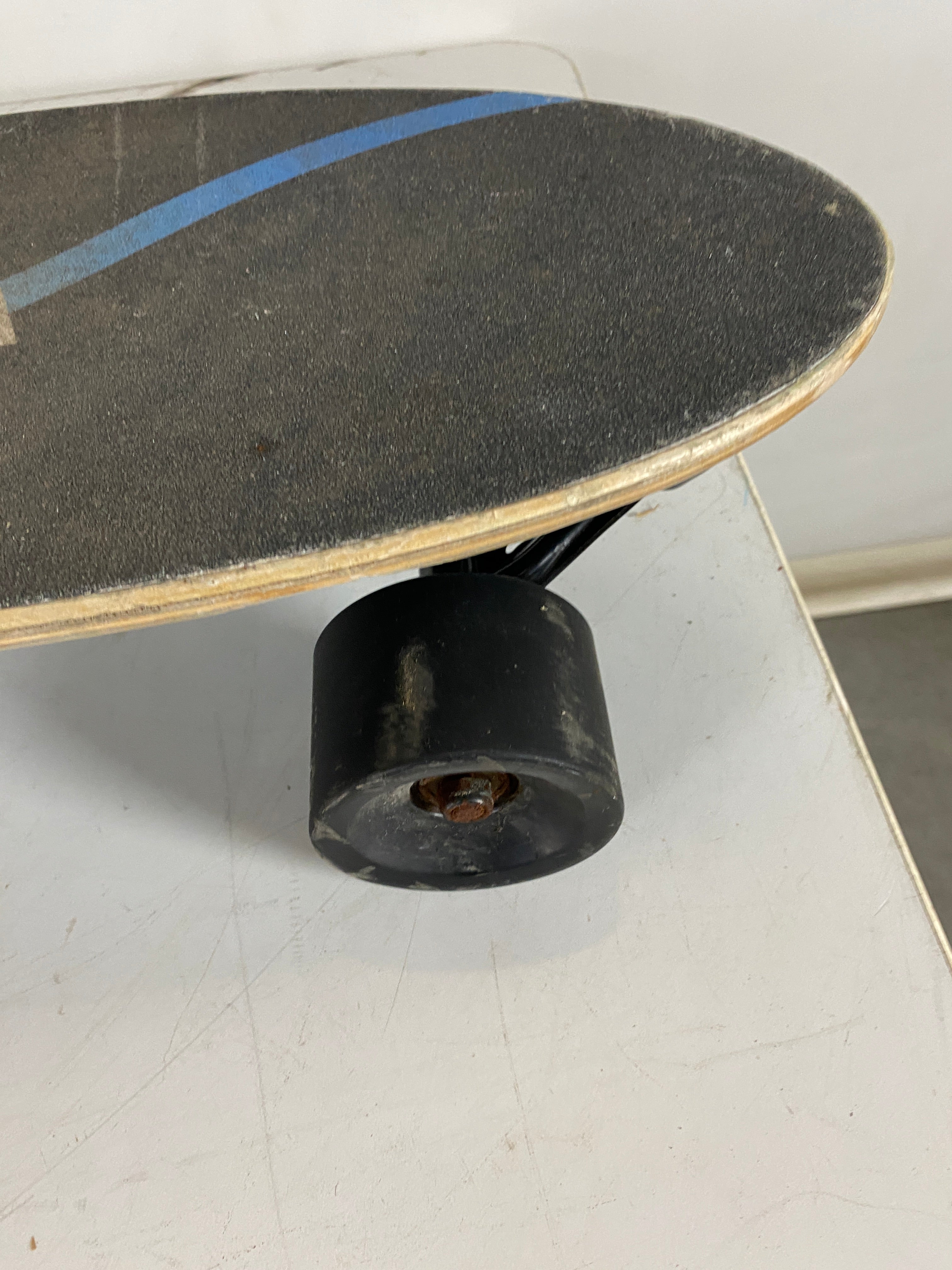 Wind Seeker Electric Cruiser Skateboard