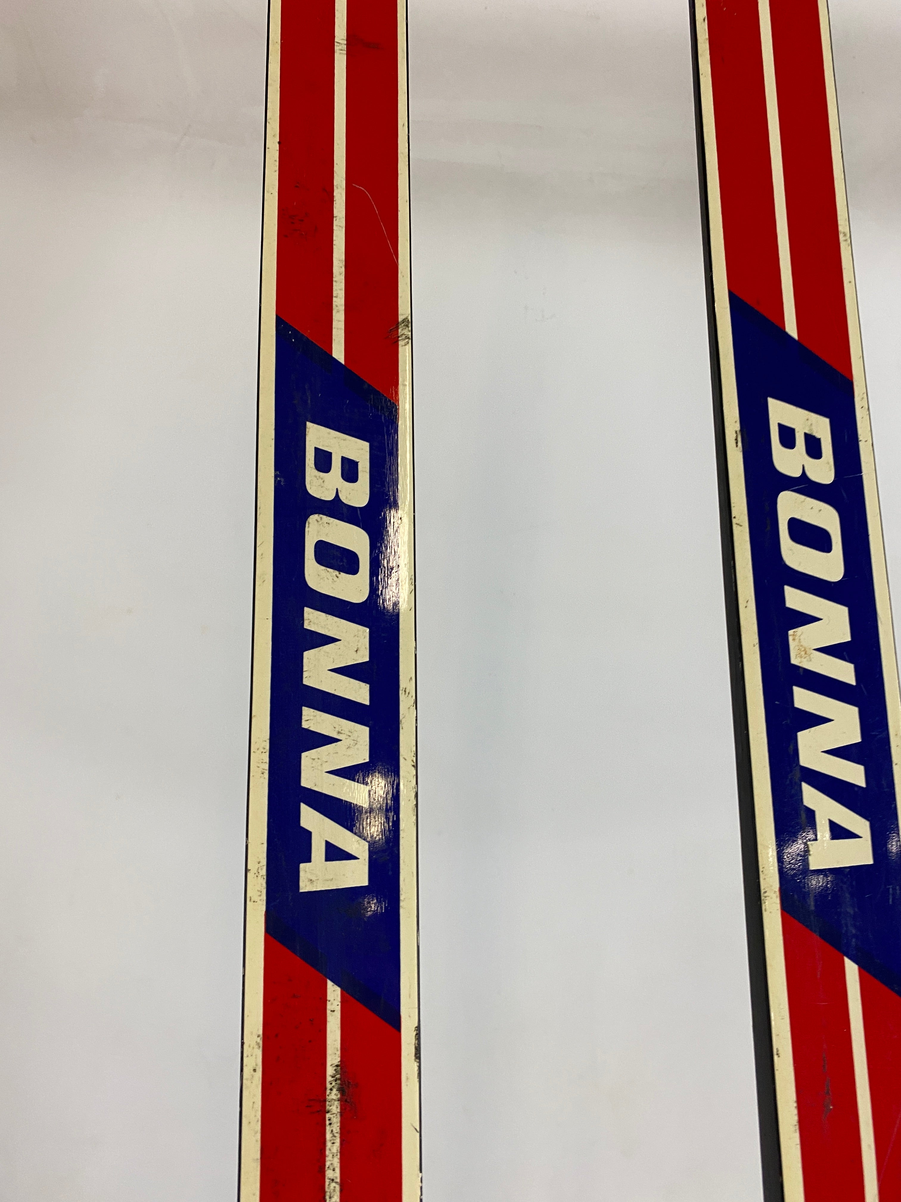 Bonna Cross Country Skis Waxless w/ Poles