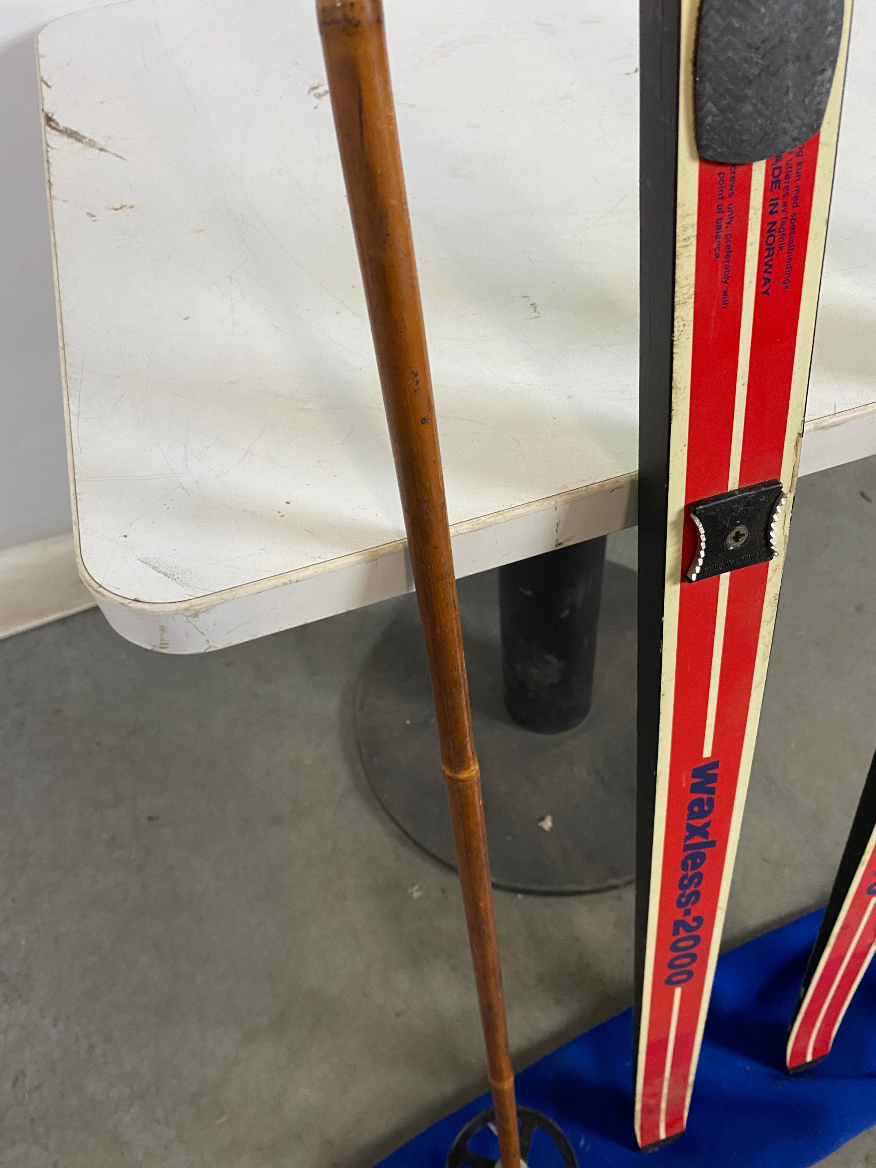 Bonna Cross Country Skis Waxless w/ Poles