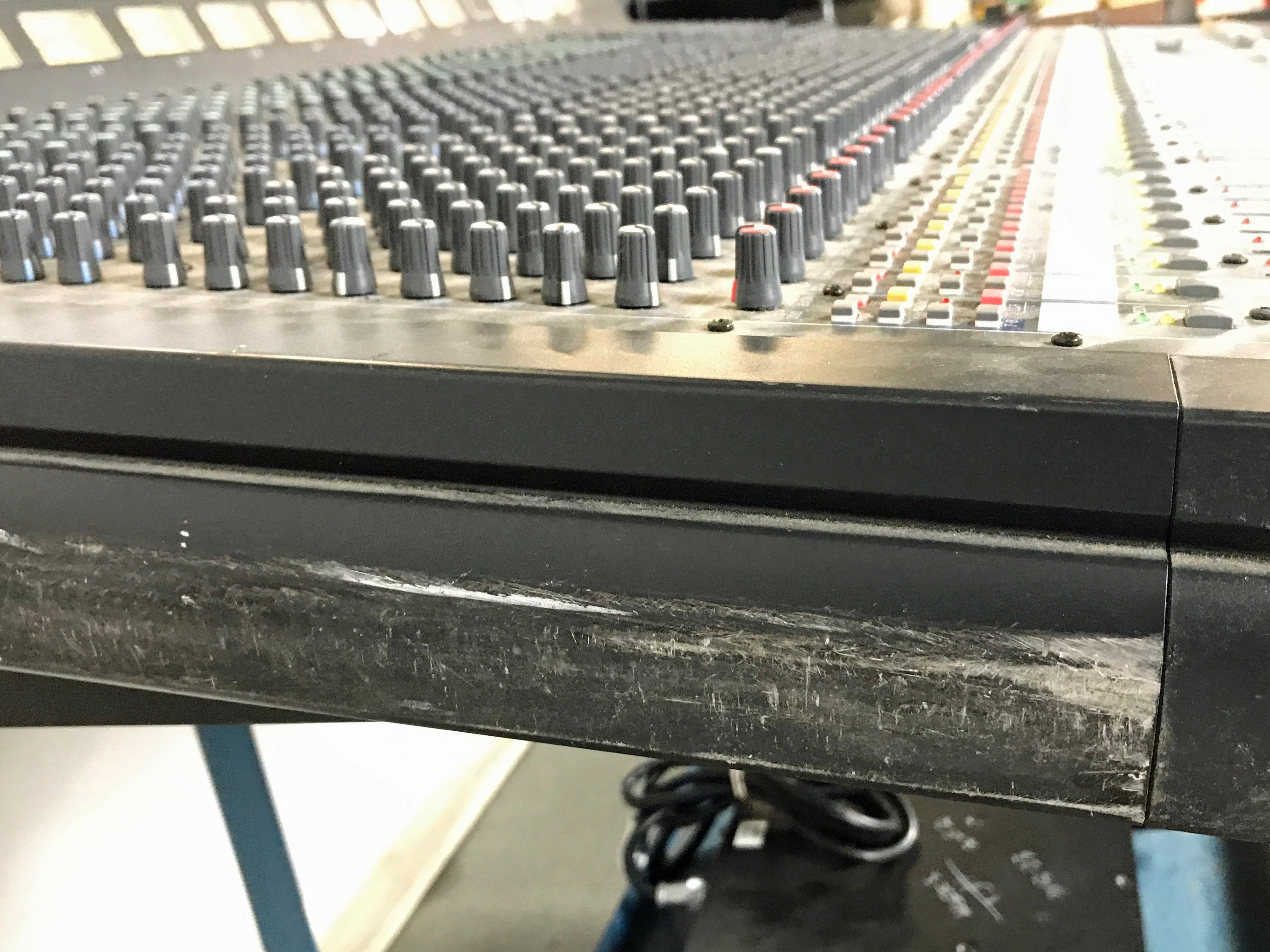 Yamaha M2500-32 Mixing Console w/ Yamaha PW3000MA Power Supply