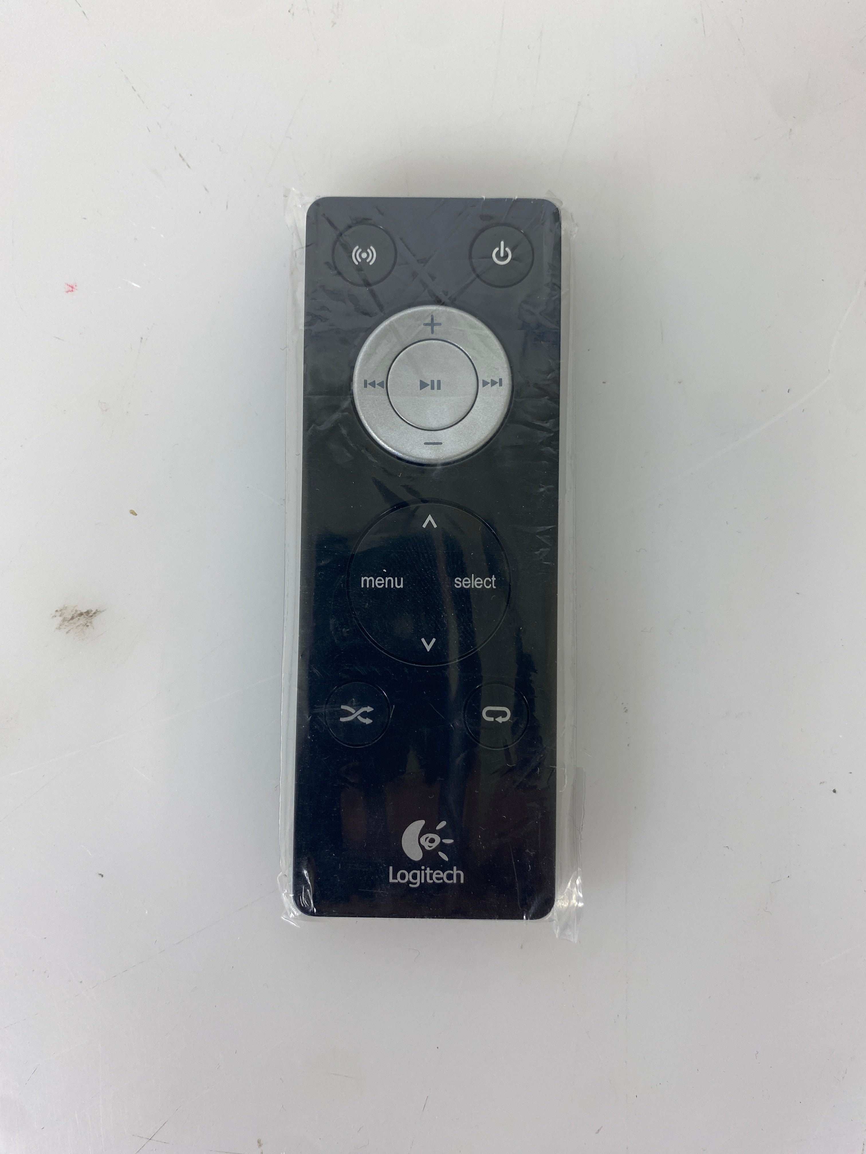Logitech Pure-Fi Anywhere Compact Docking Speakers for iPod and iPhone *Bad Battery*