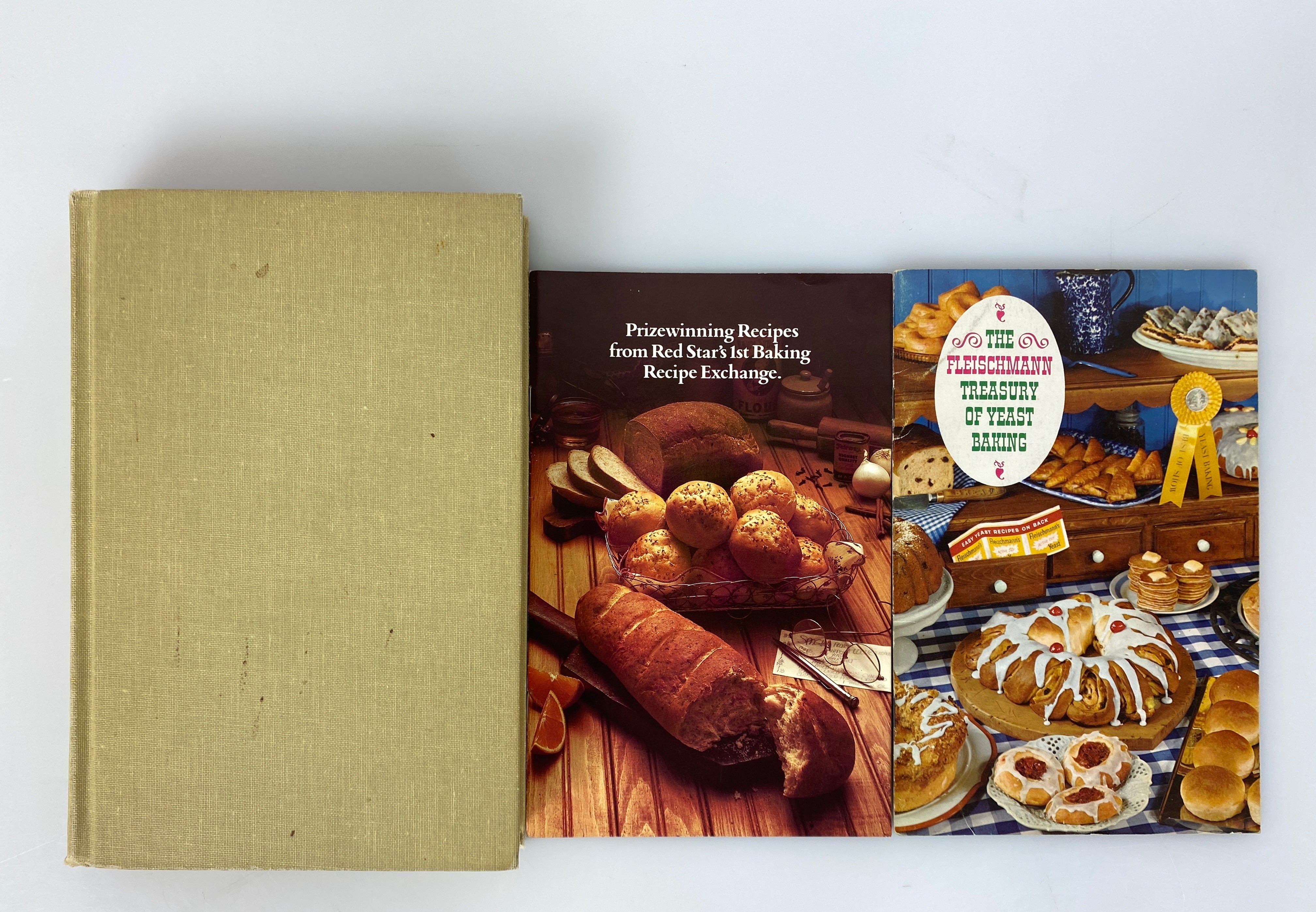 Lot of Vintage Bread Baking: Dolores Casella/Red Star/Fleischmann's Yeast