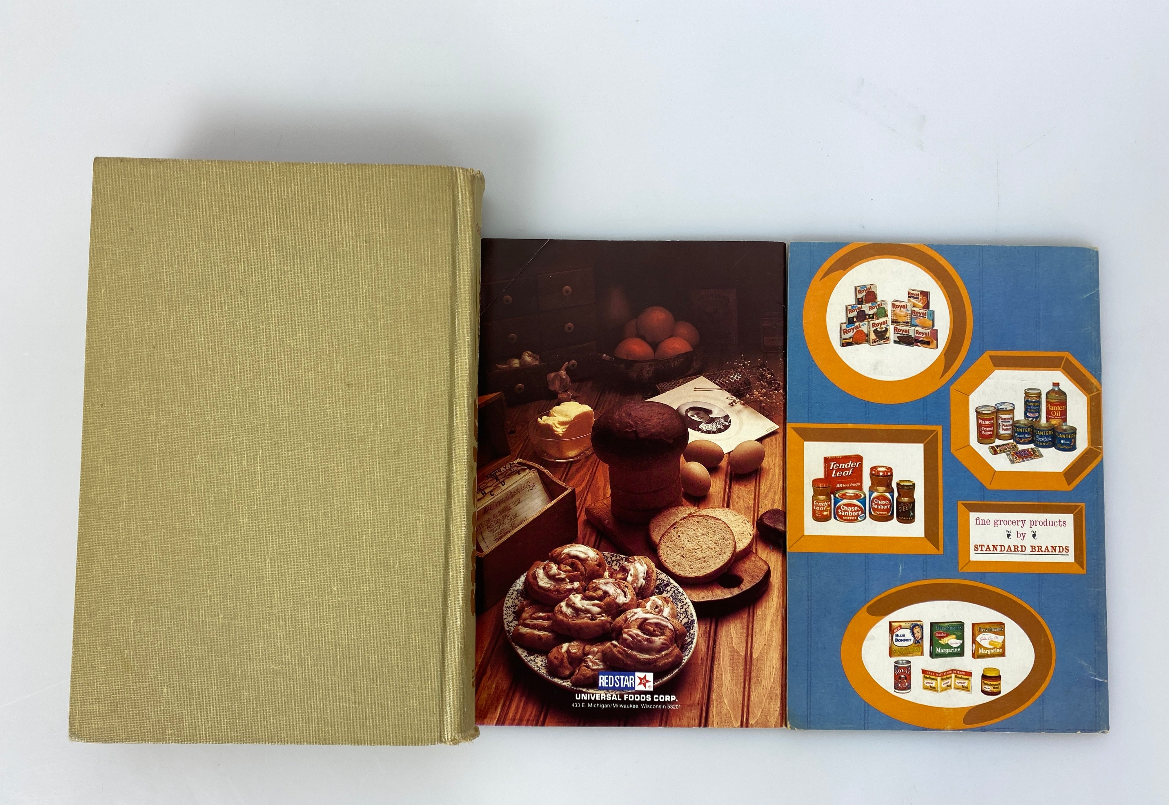 Lot of Vintage Bread Baking: Dolores Casella/Red Star/Fleischmann's Yeast