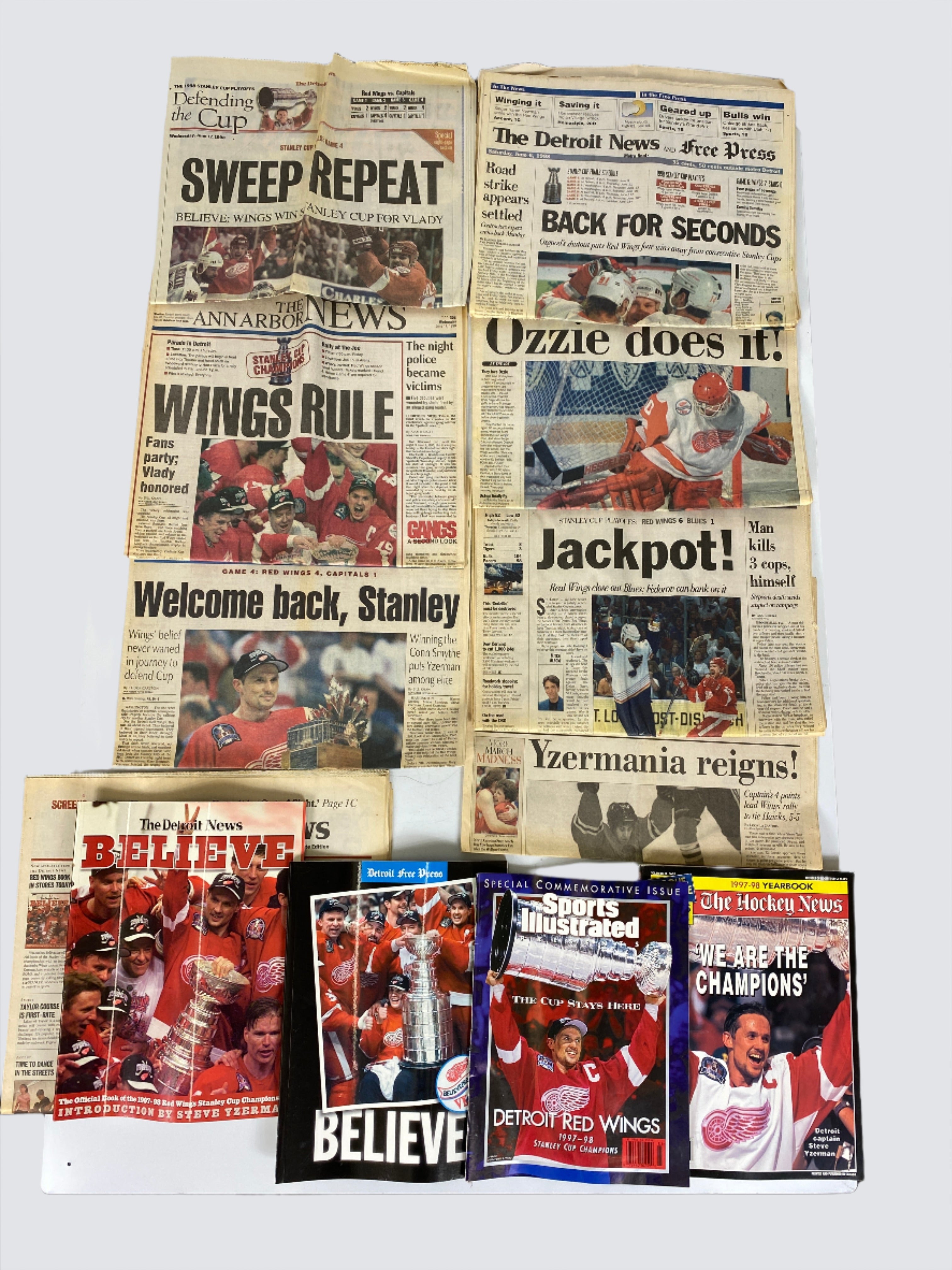 Detroit Red Wings Stanley Cup Champions Newspaper Sports Illustrated Lot 1997-98