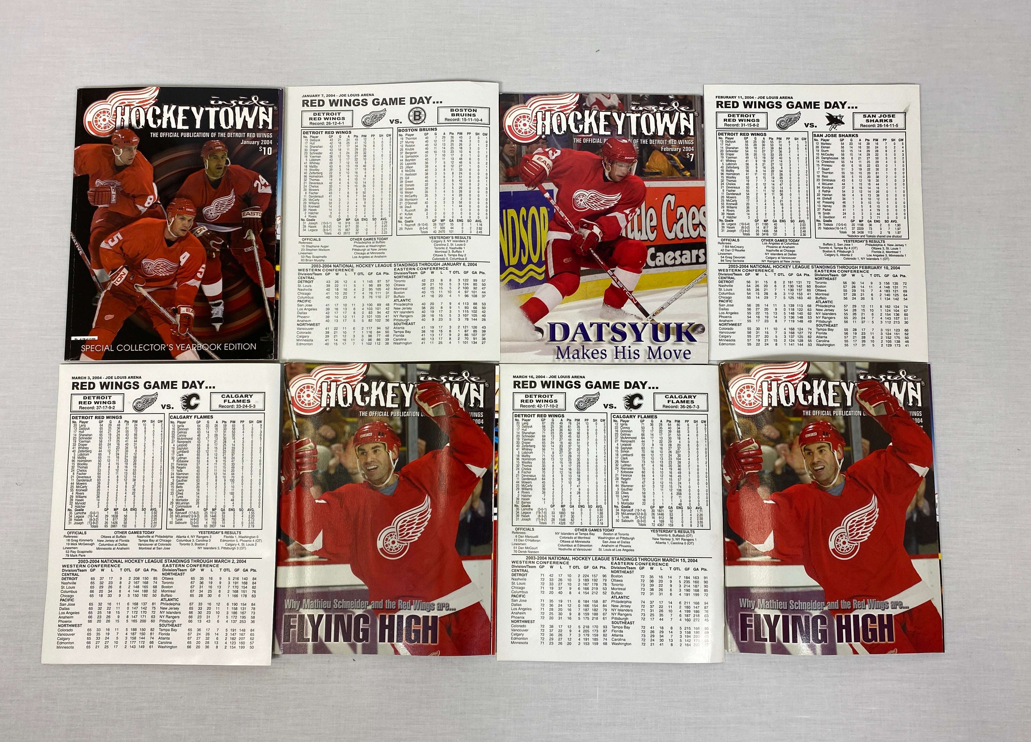 Lot of 4: inside Hockeytown Detroit Red Wings Magazine 2004 (incl-4 posters)