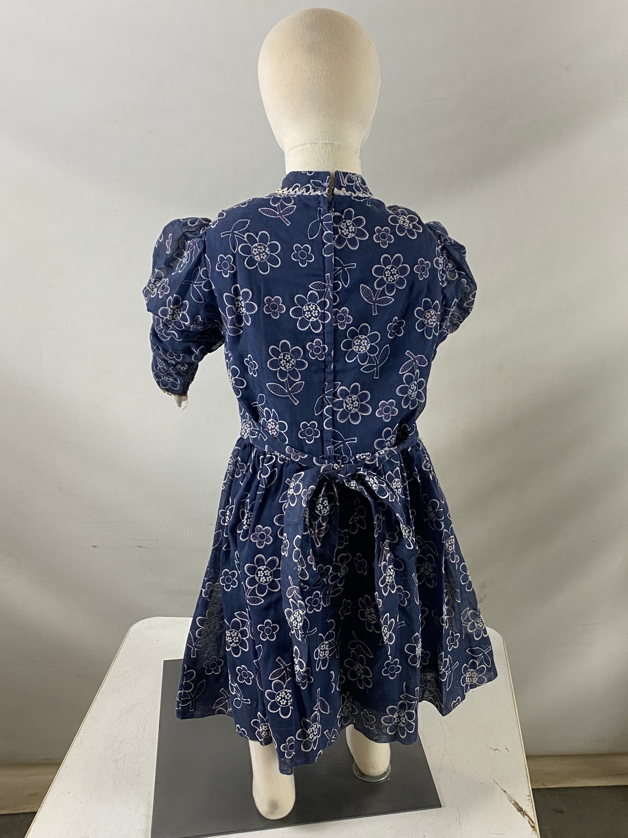 Vintage 1970's Blue Floral Dress Girls Size Unknown – MSU Surplus Store Vintage 1970's Blue Floral Dress Girls Size Unknown – MSU Surplus Store