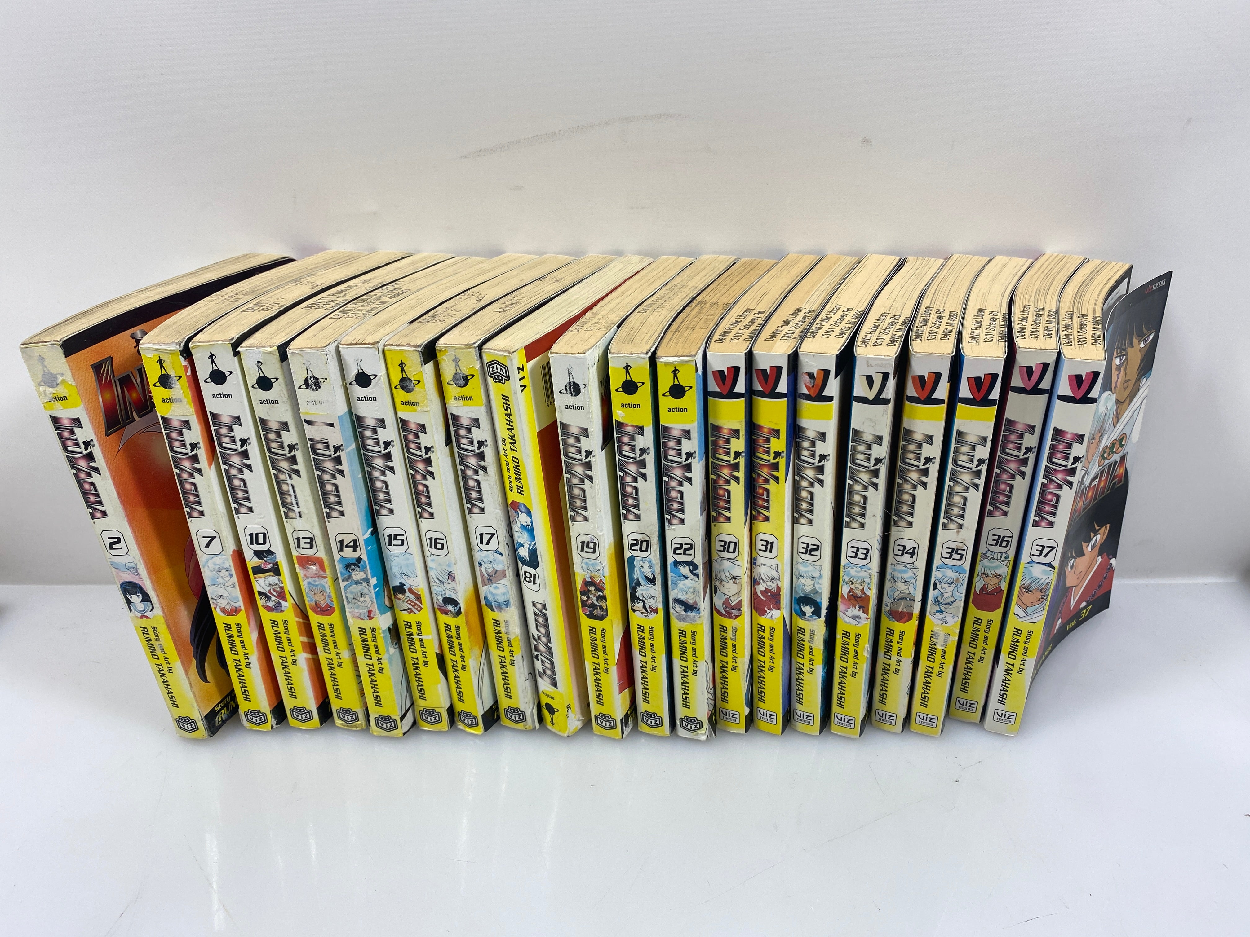 Lot of 20 Inu Yasha Manga 2003-2009