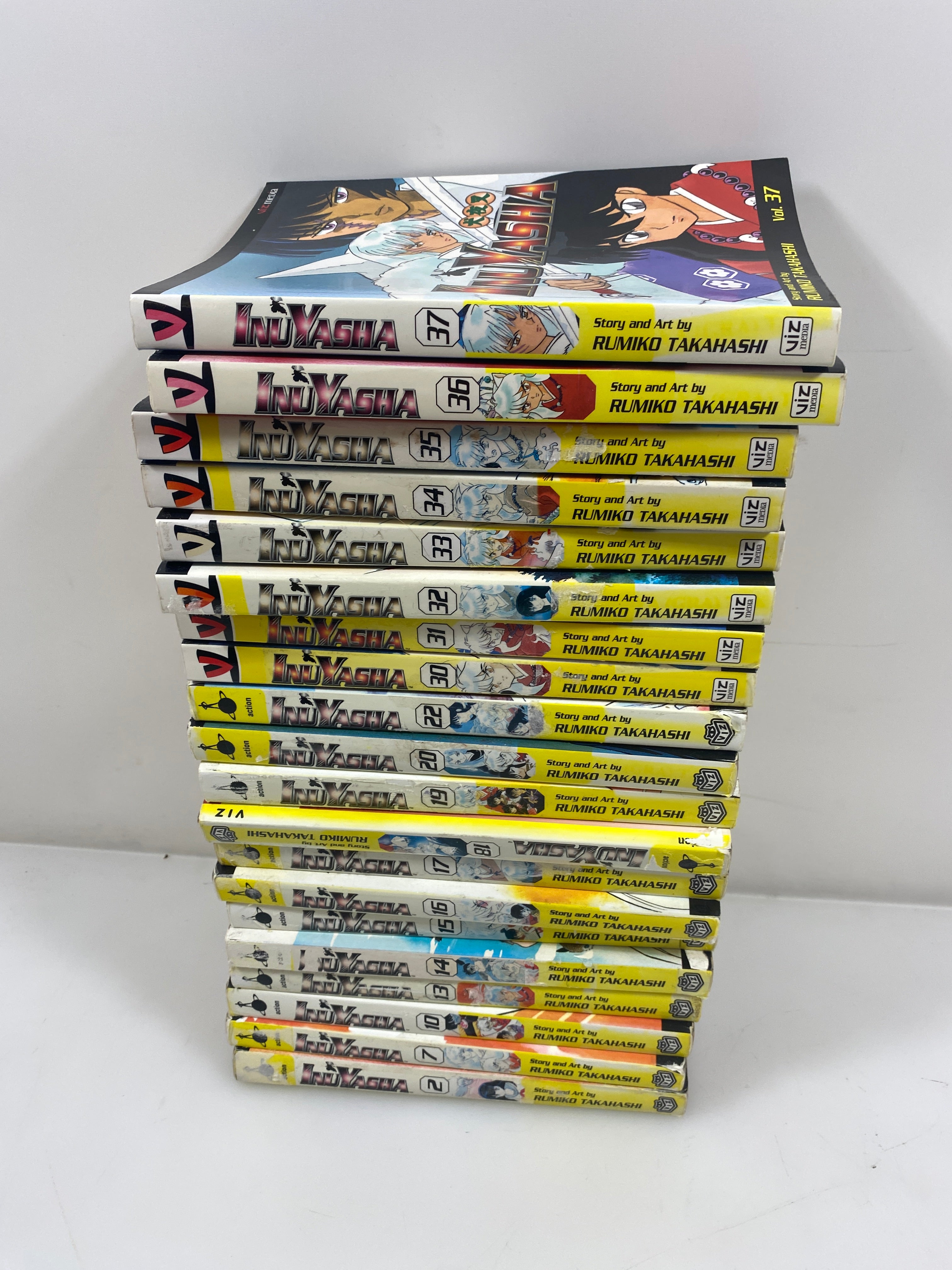 Lot of 20 Inu Yasha Manga 2003-2009