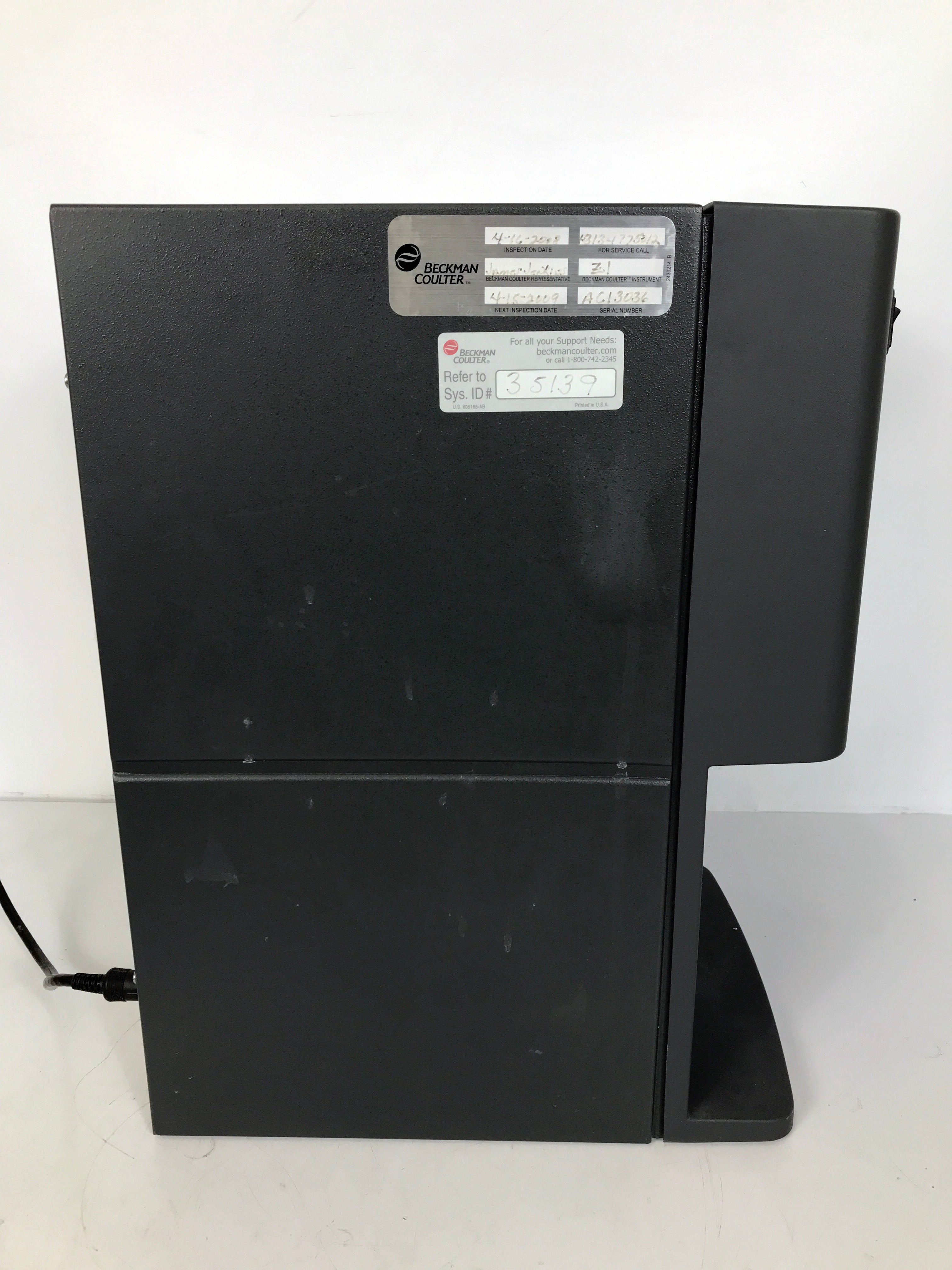 Beckman Coulter Z1 Particle Counter with Keyboard