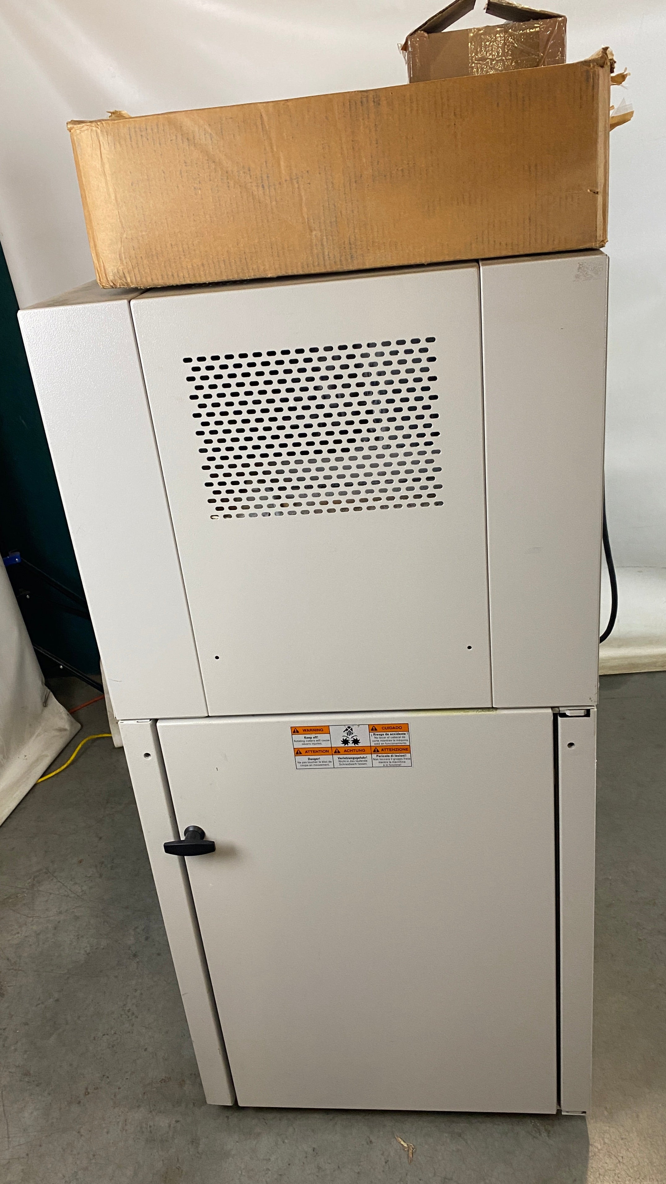 IDEAL "Destroy It" #4107 Cross Cut Industrial Belt Paper Shredder
