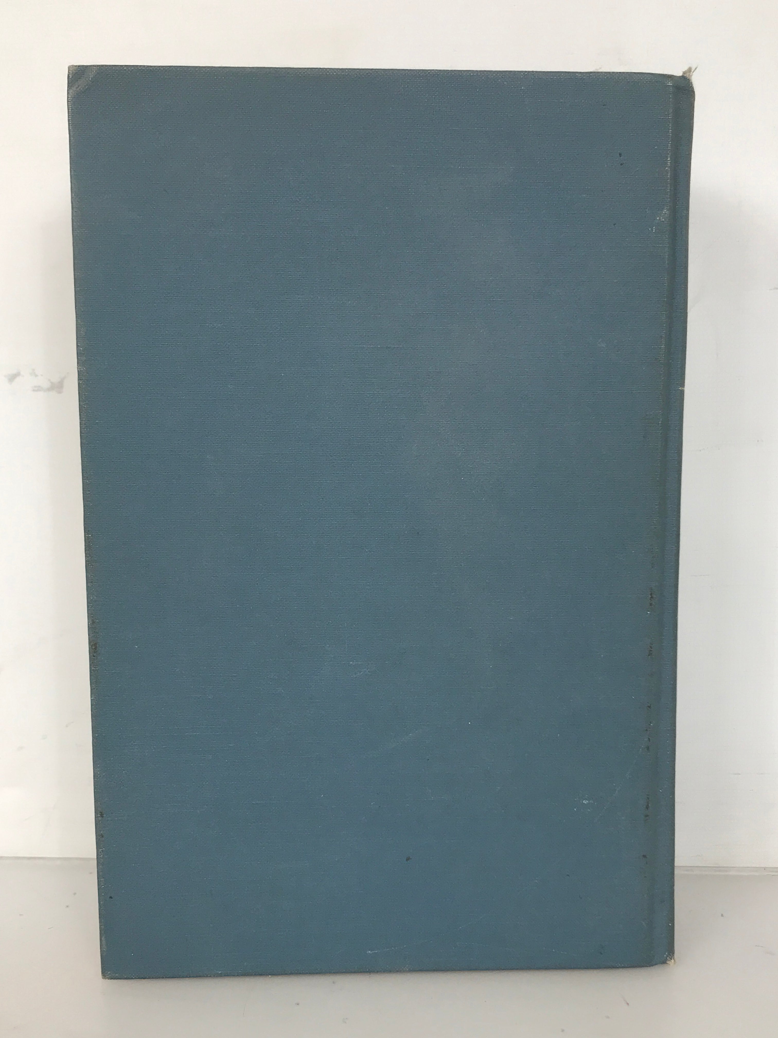 The Hive and the Honey Bee by Roy A. Grout Revised Edition 1966 HC