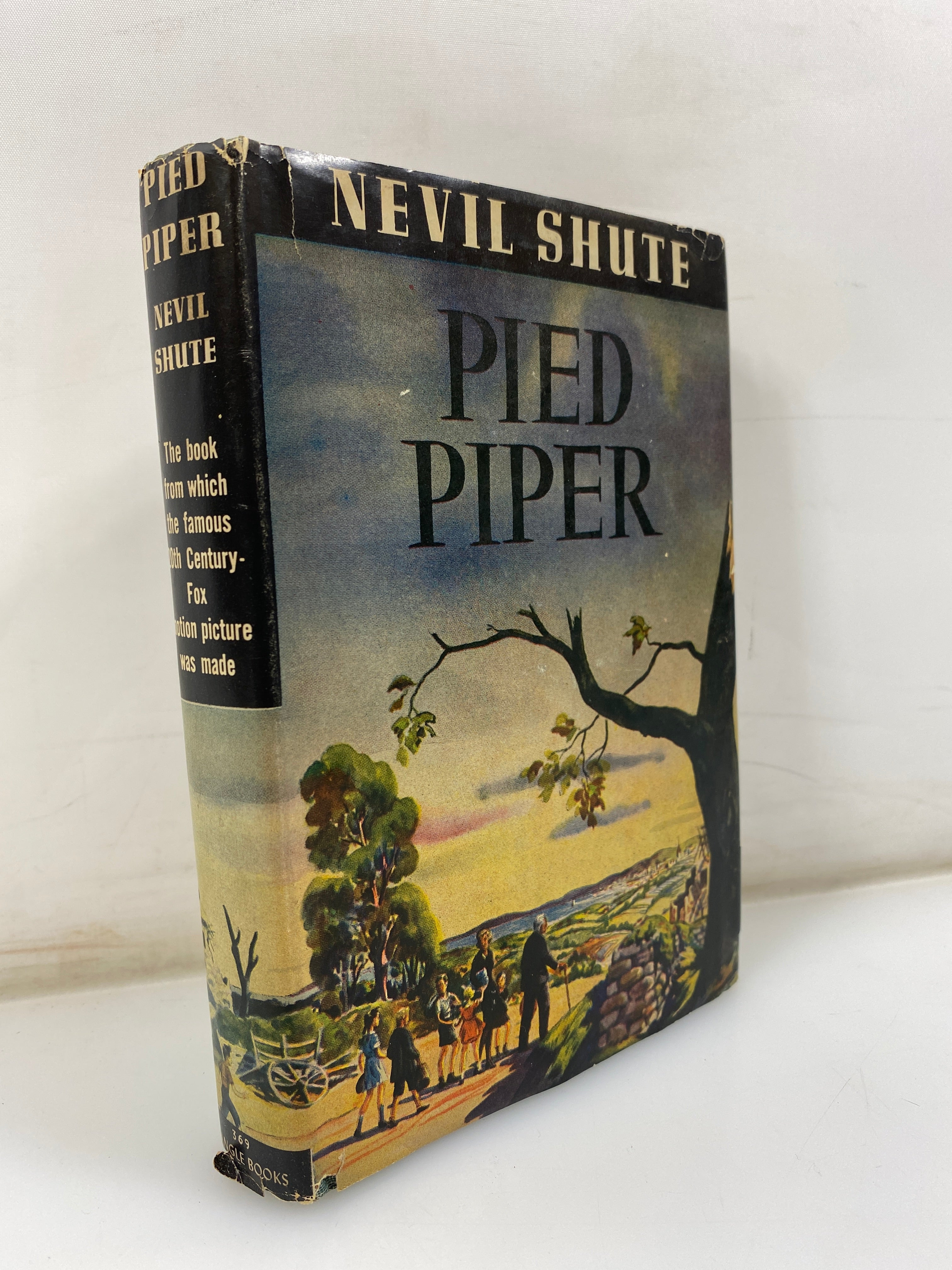 Pied Piper Nevil Shute Triangle Books 1942 HCDJ