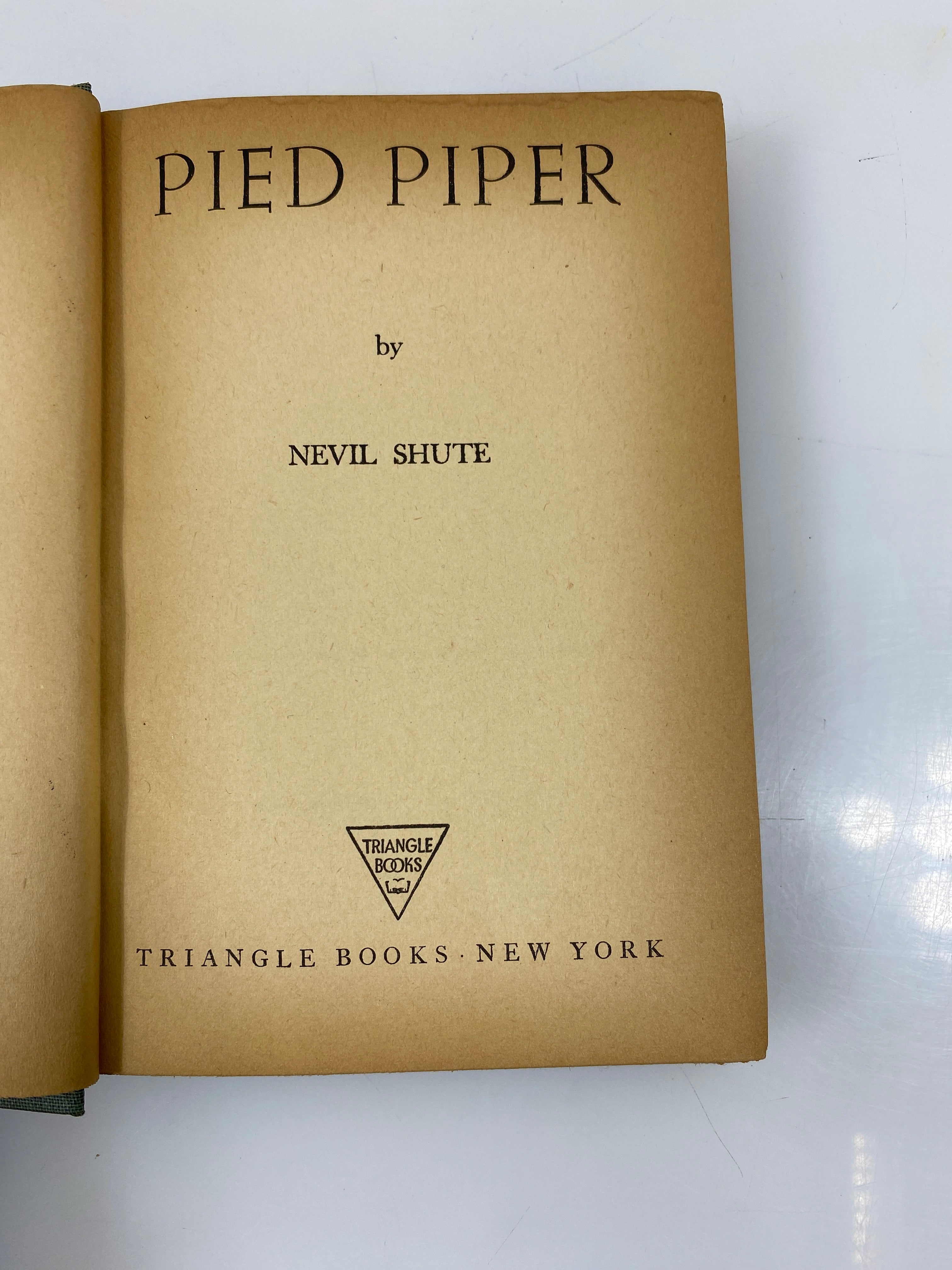 Pied Piper Nevil Shute Triangle Books 1942 HCDJ