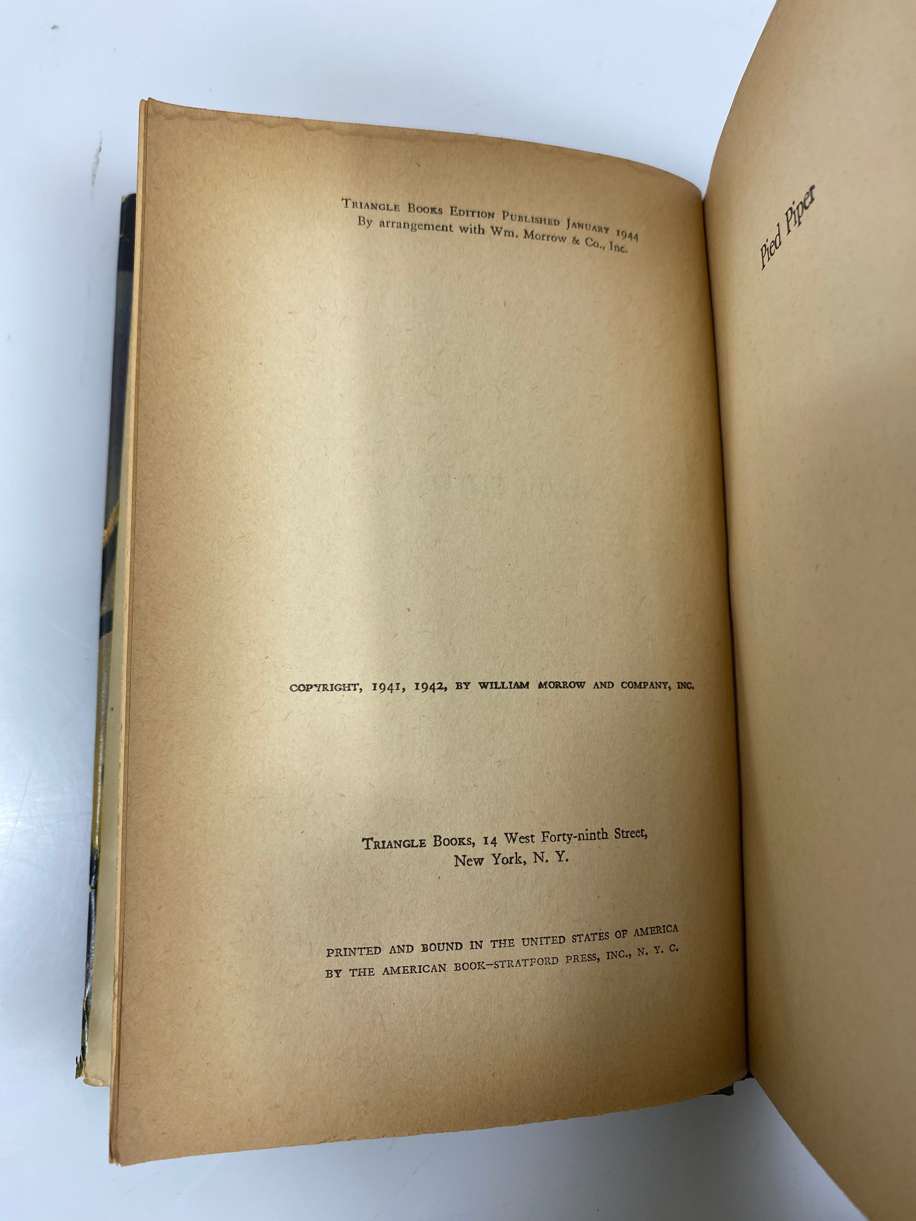 Pied Piper Nevil Shute Triangle Books 1942 HCDJ