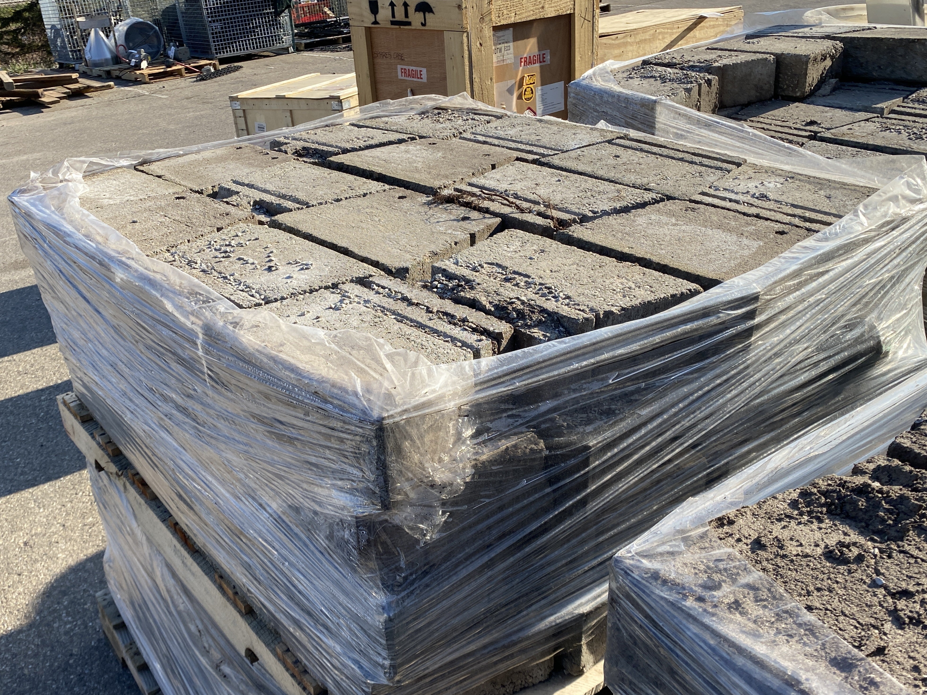 Pallet of 60 11.5 in x 8.5 in x 4 in Concrete Bricks