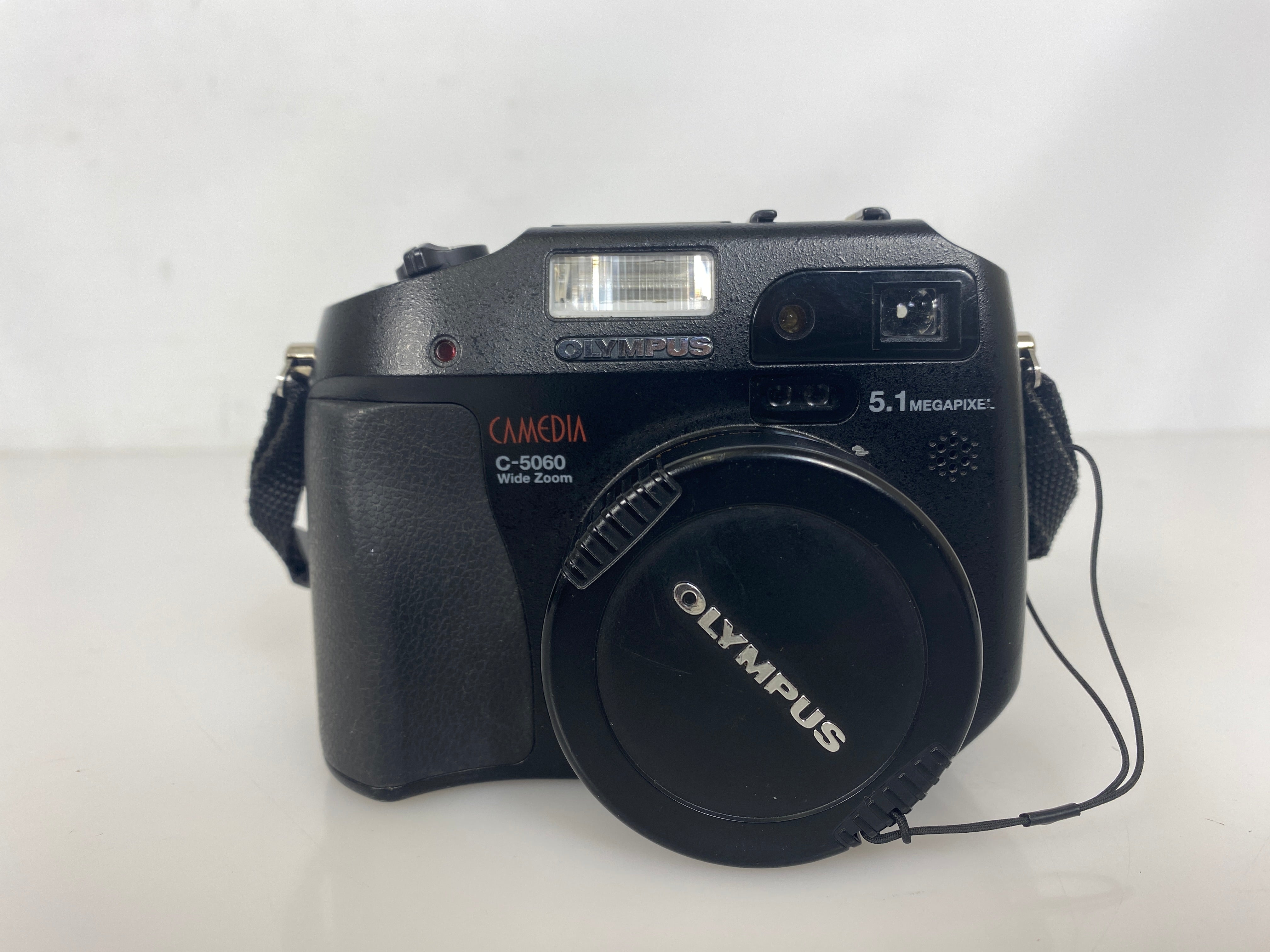 Olympus Camedia C-5060 Wide Zoom Digital Camera