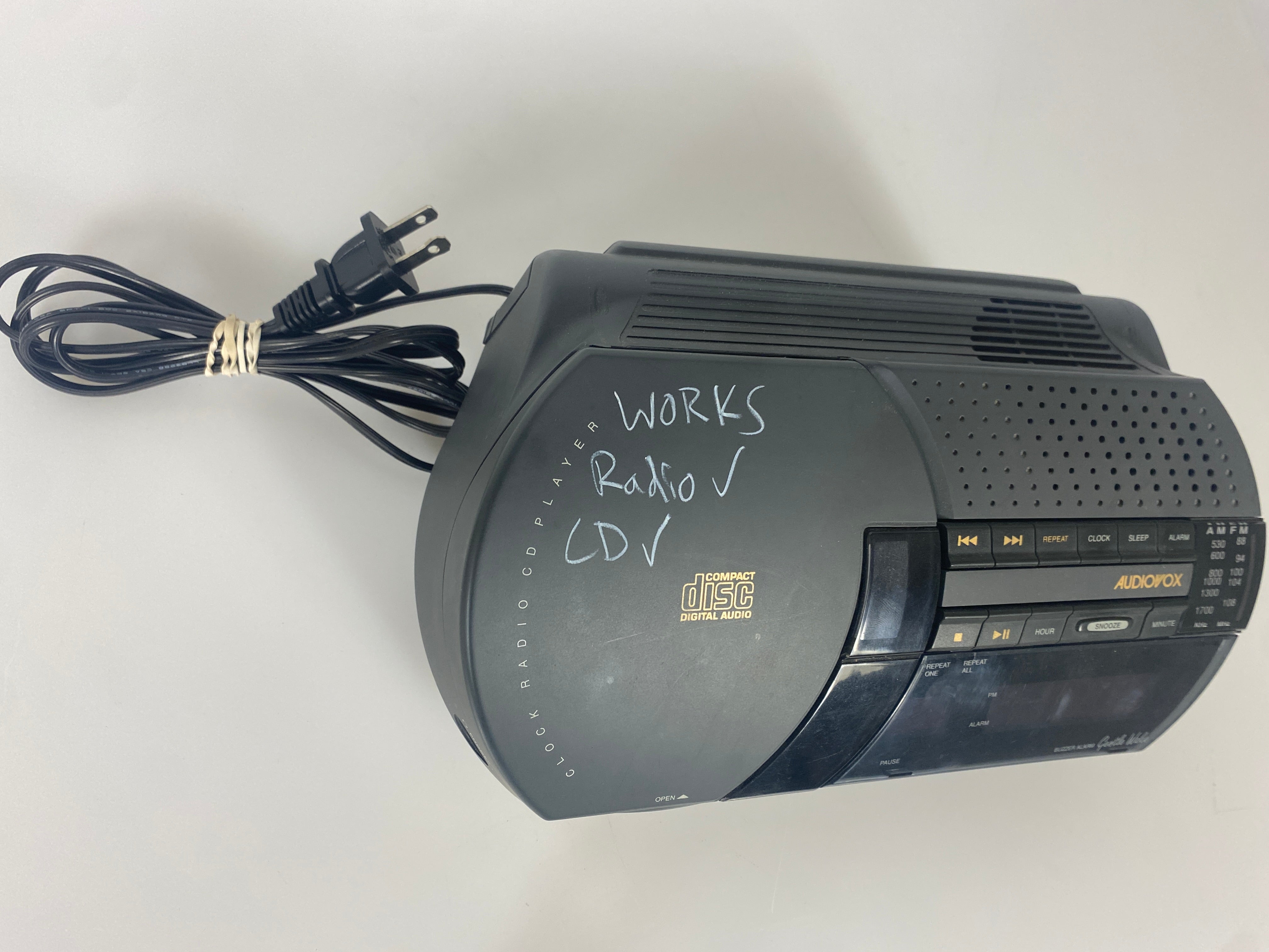 Audiovox CD112 CD Alarm Clock Radio