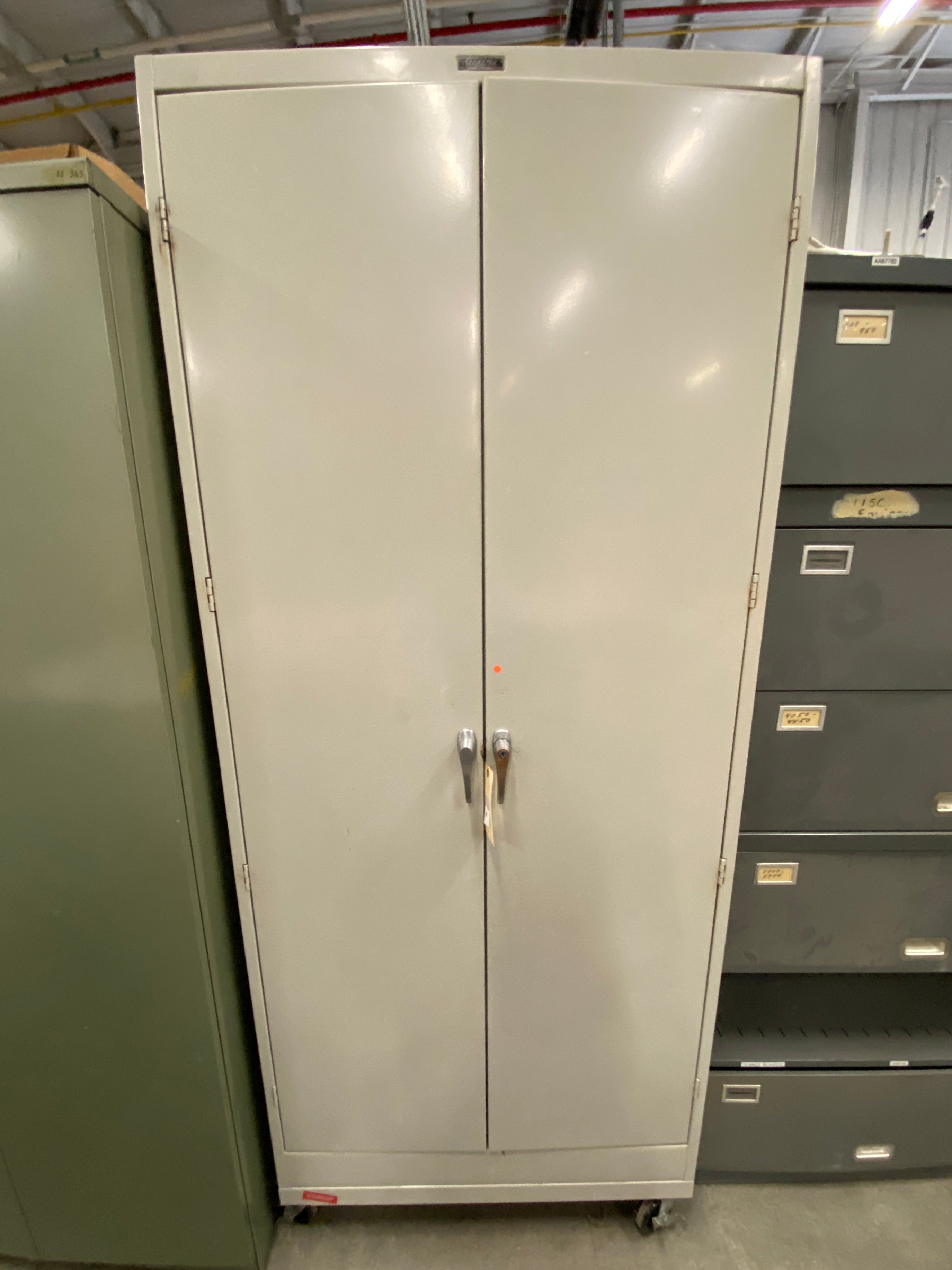 Tennsco Light Grey 2-Door Lockable Cabinet