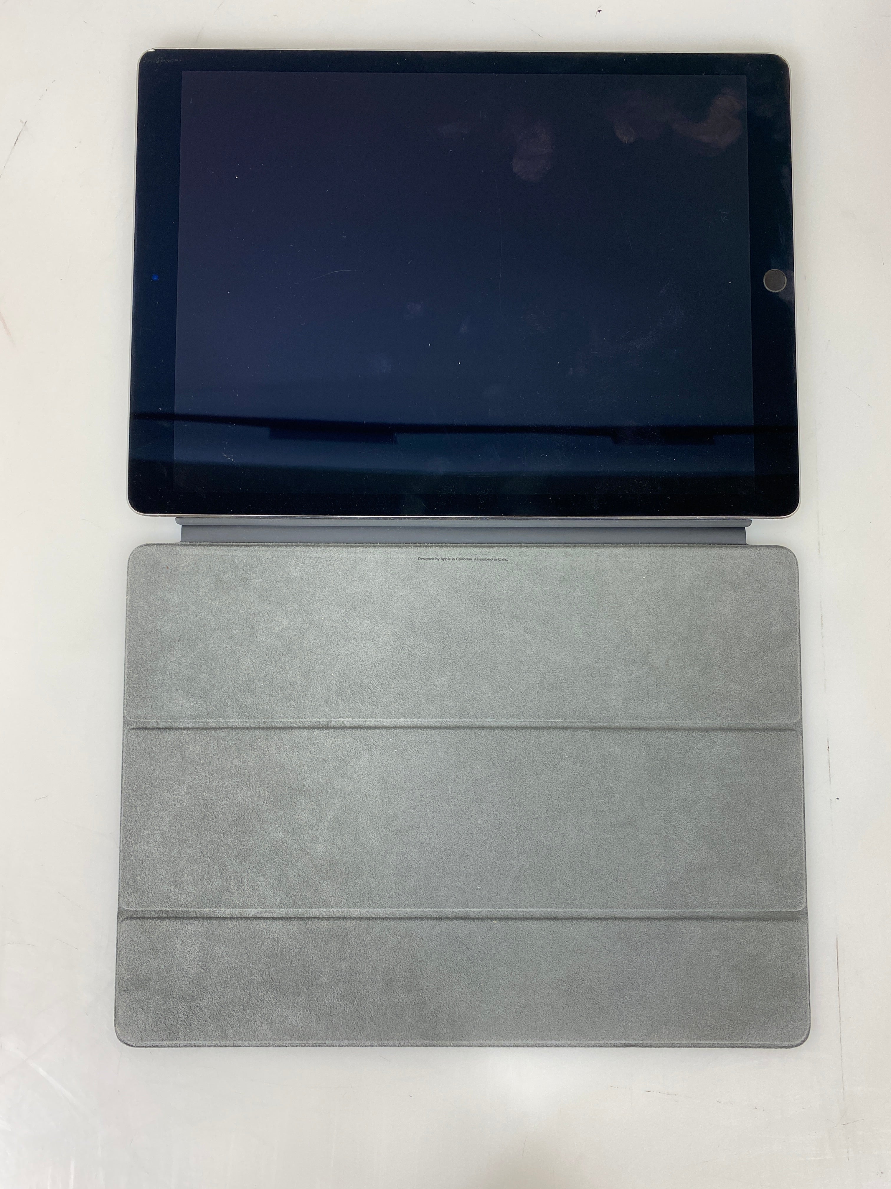 Apple iPad Pro 2nd Gen 256GB 12.9" WiFi Only Silver A1670 w/ Cover *Scratches on Screen*