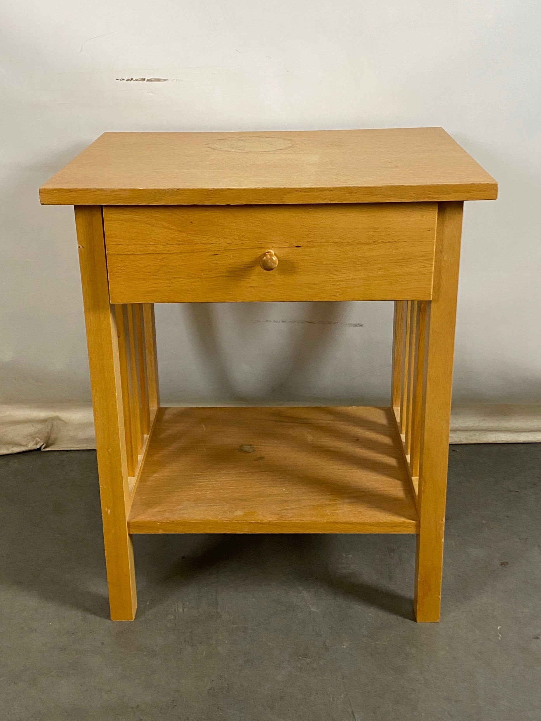 Light Wooden Night Stand w/ Drawer