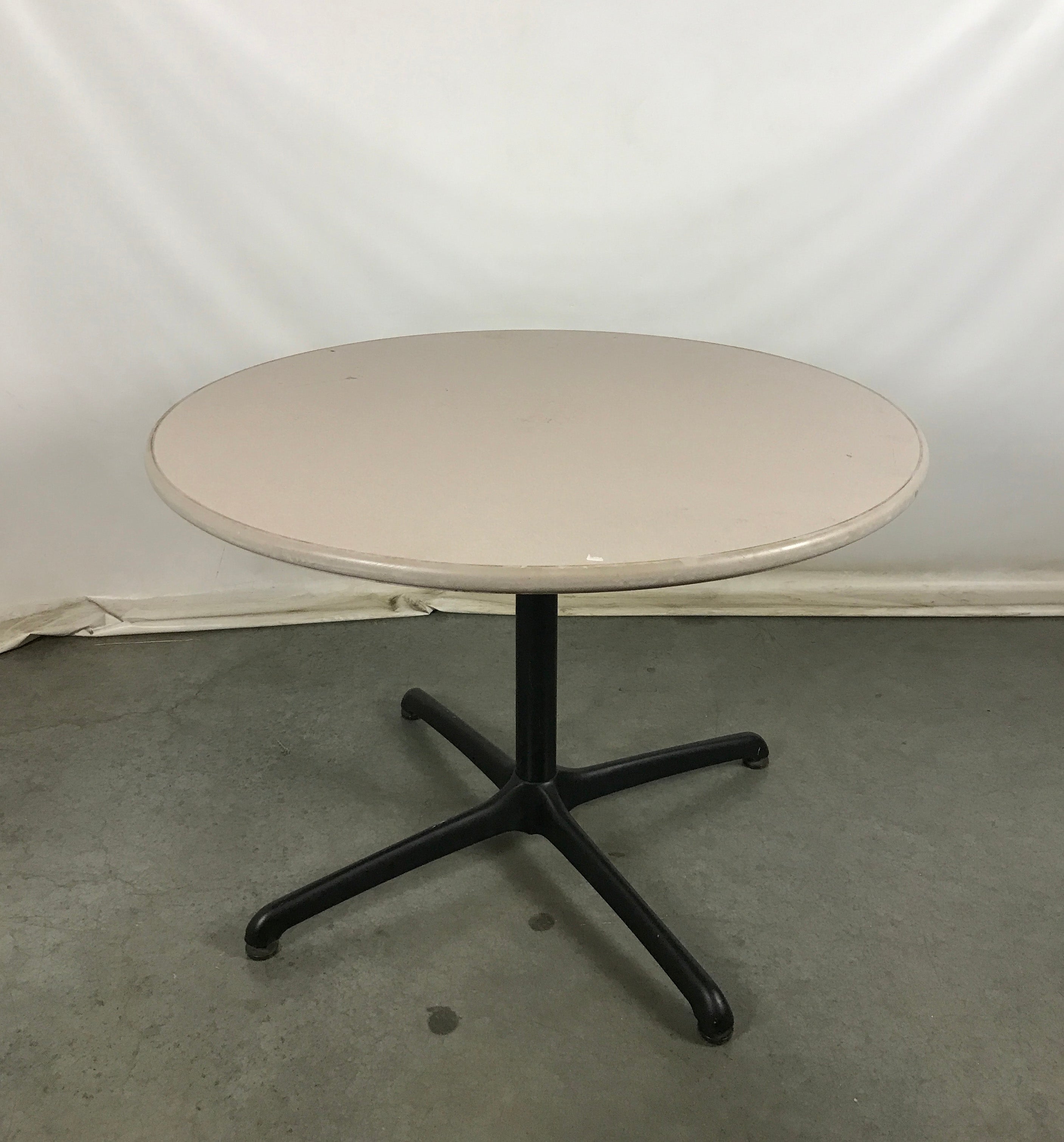 Steelcase Multipurpose Beige Round Table
