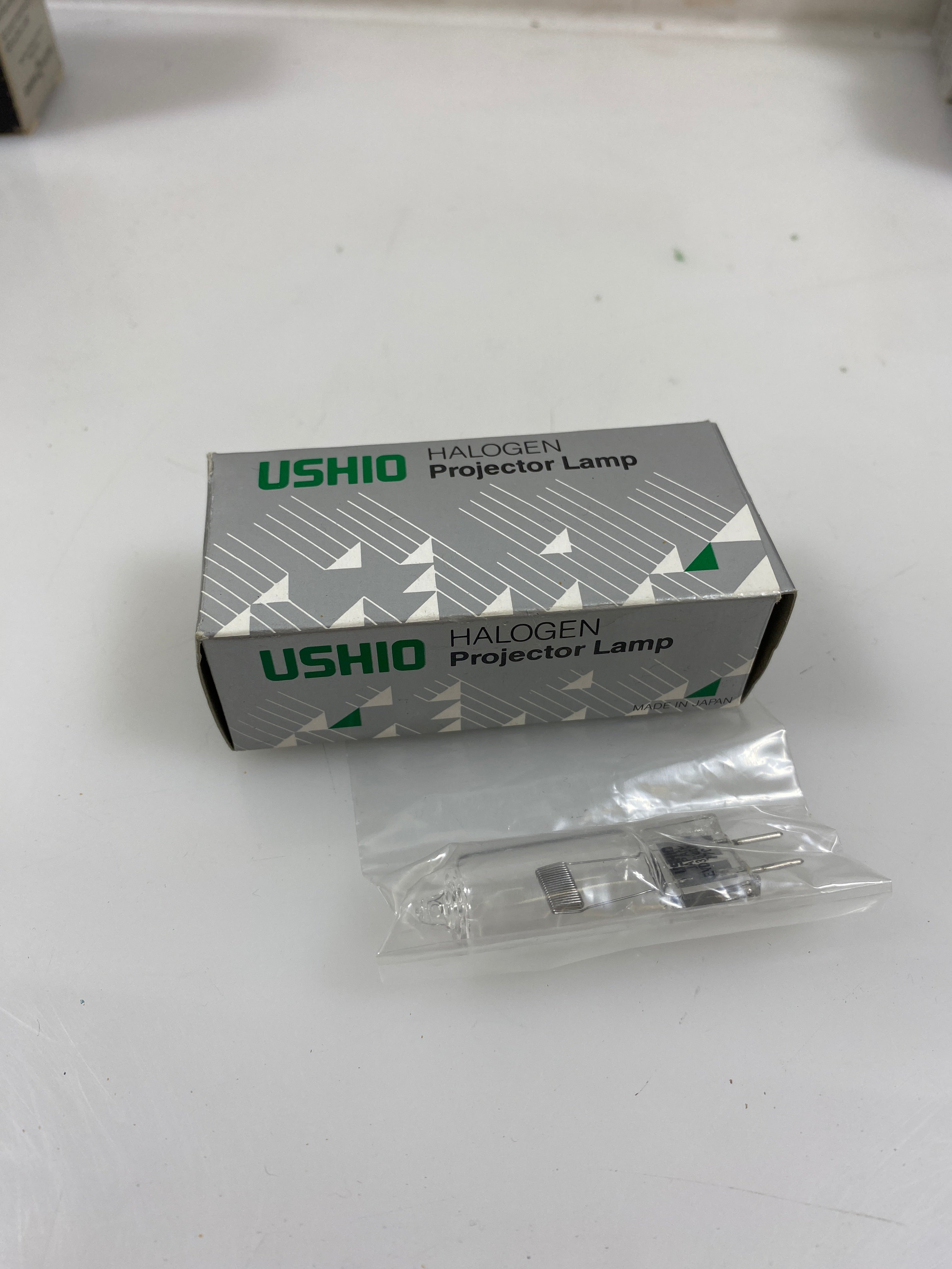 Ushio Halogen projector Lamp Light Bulb