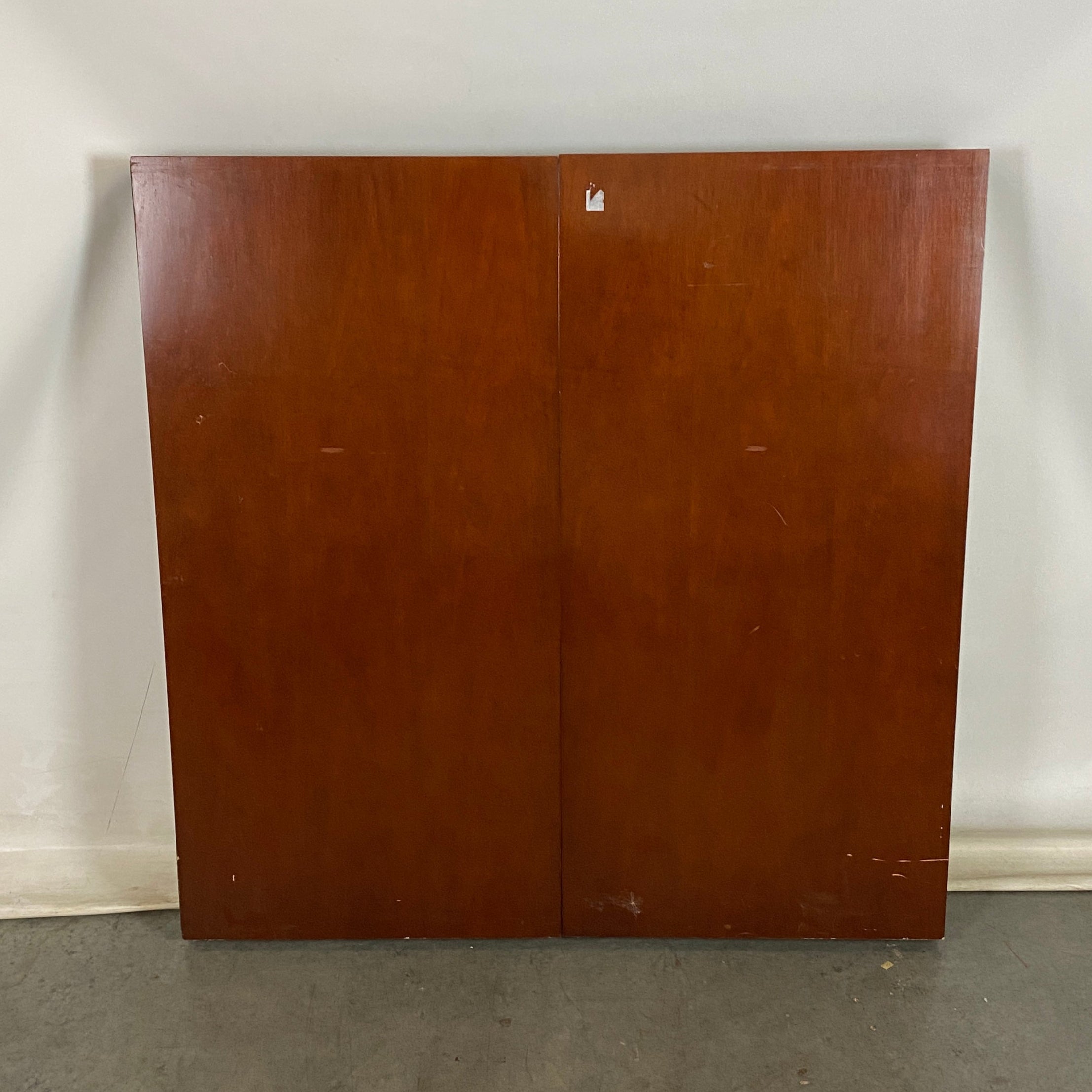 Wooden 2-Door Presentation Cabinet/Board