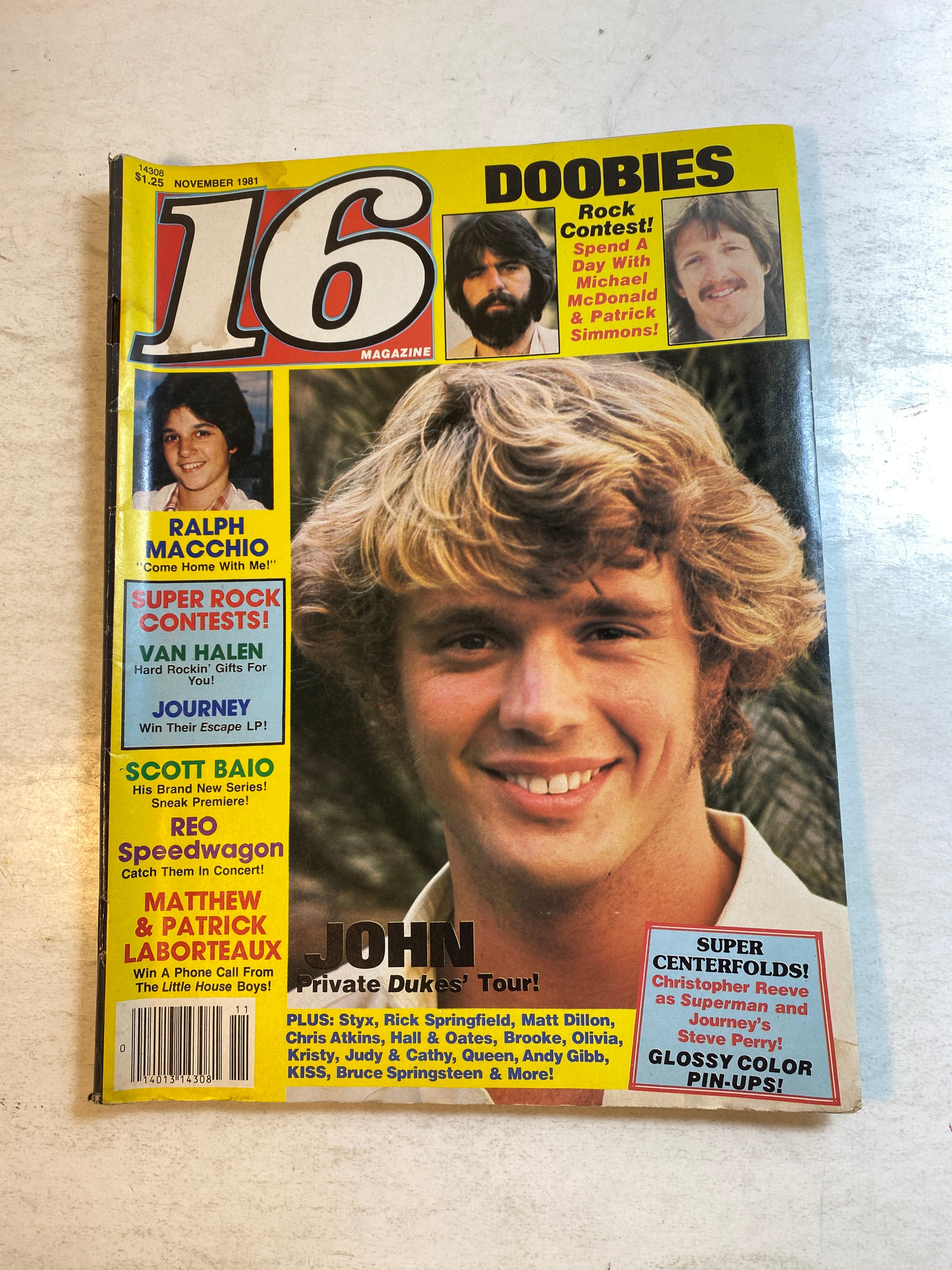16 Magazine November 1981 John Schneider Ralph Macchio w/ poster intact