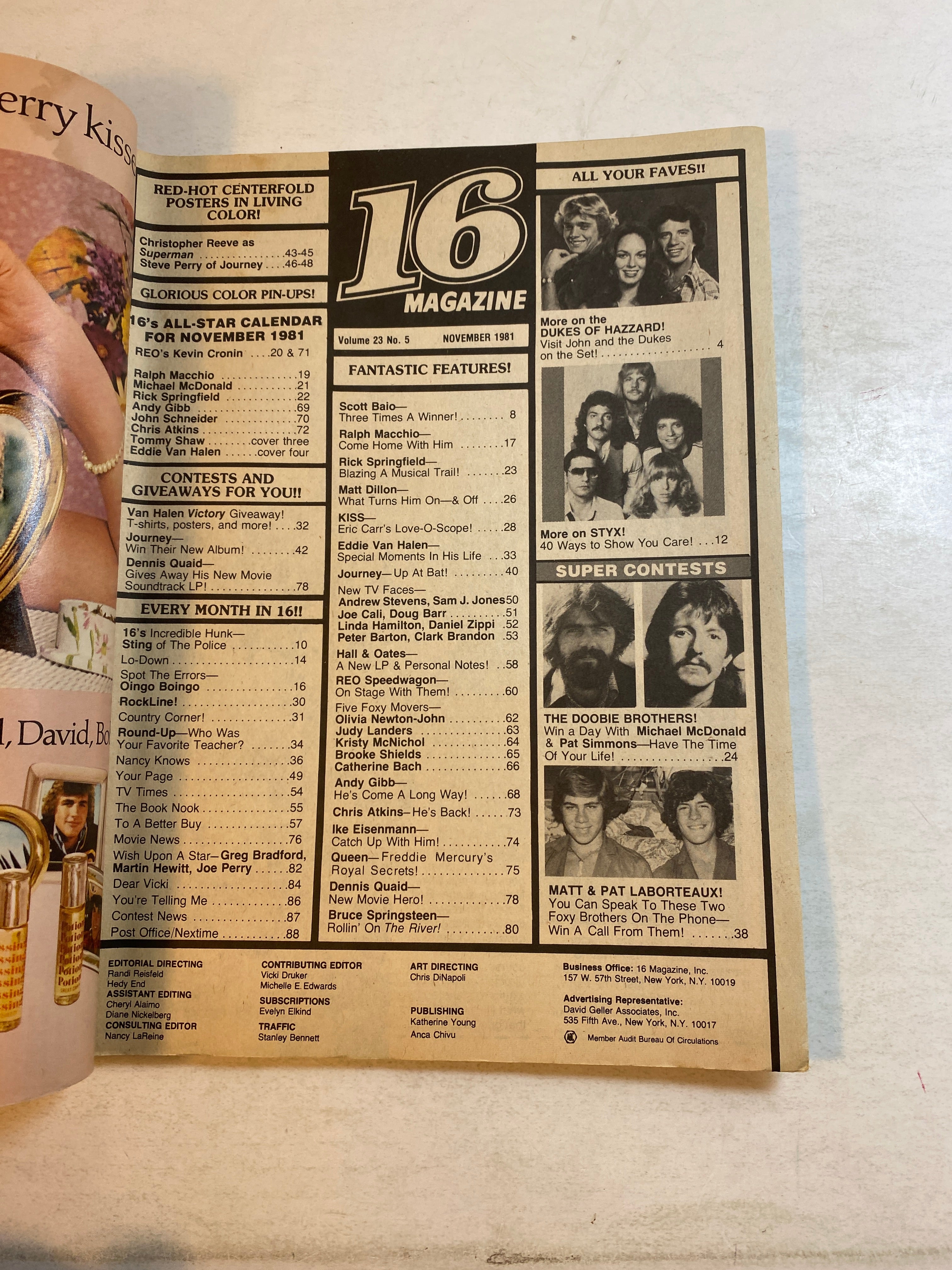 16 Magazine November 1981 John Schneider Ralph Macchio w/ poster intact