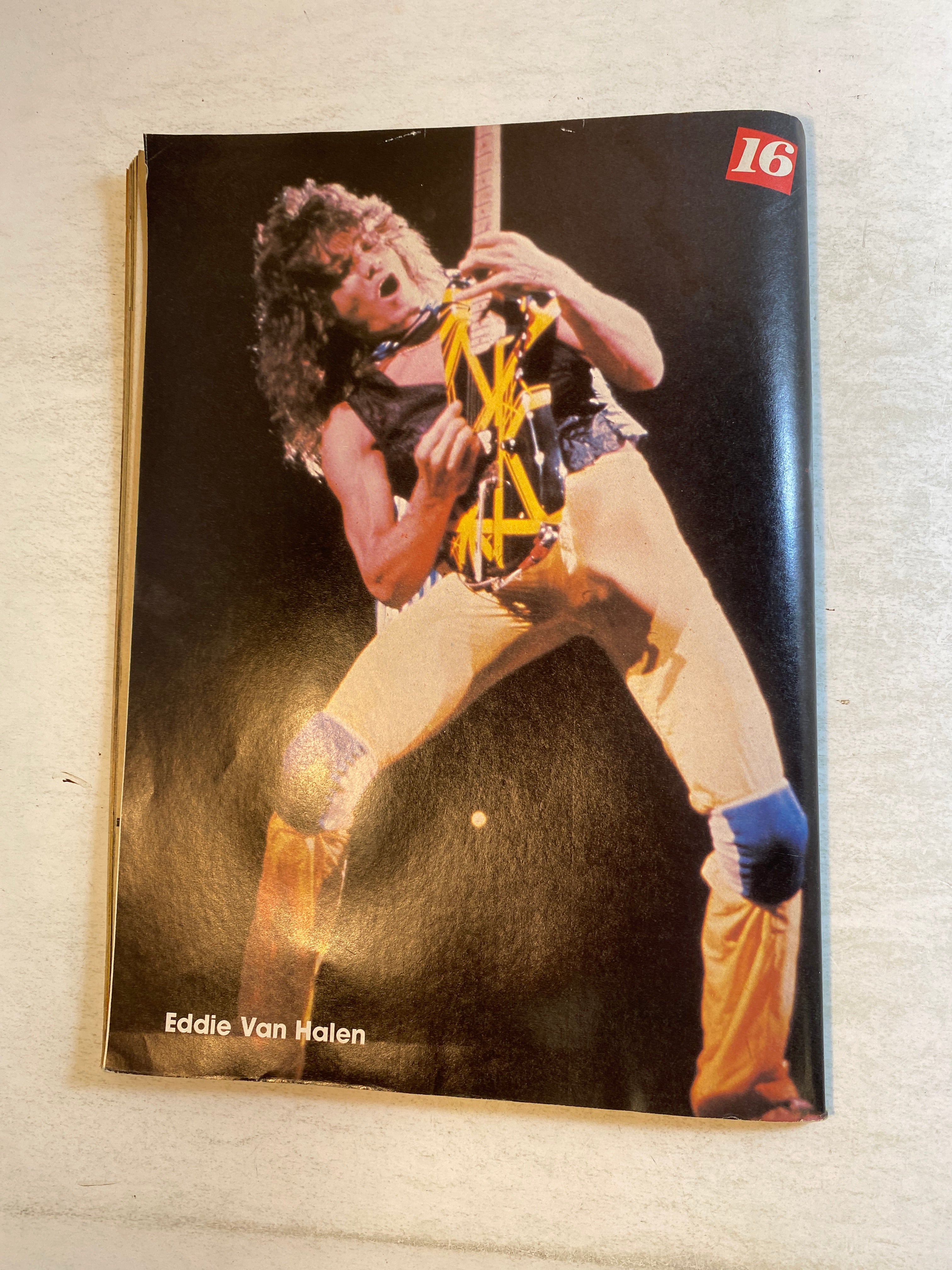 16 Magazine November 1981 John Schneider Ralph Macchio w/ poster intact