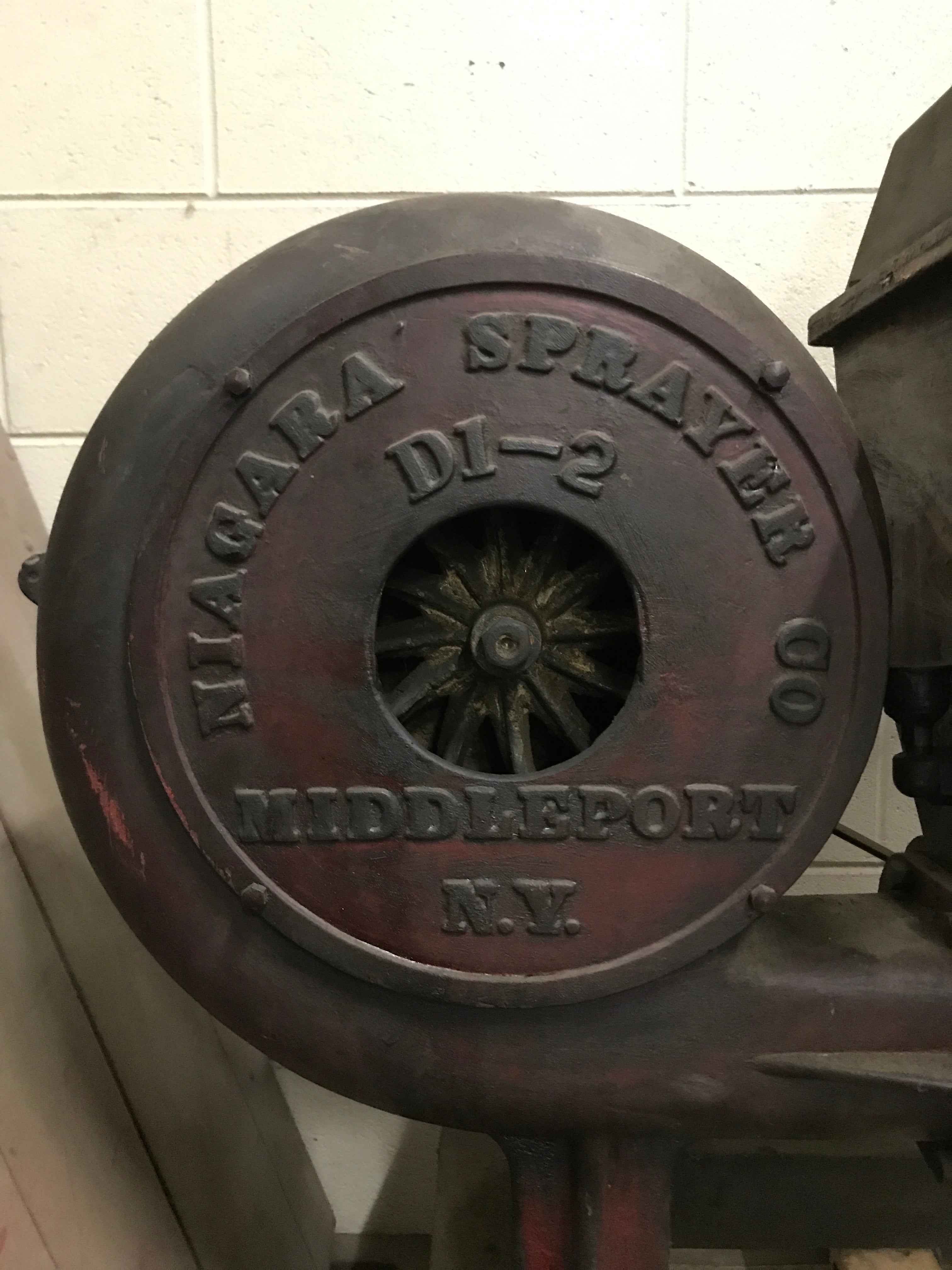 Antique Niagara Sprayer Co. D1-2 Duster