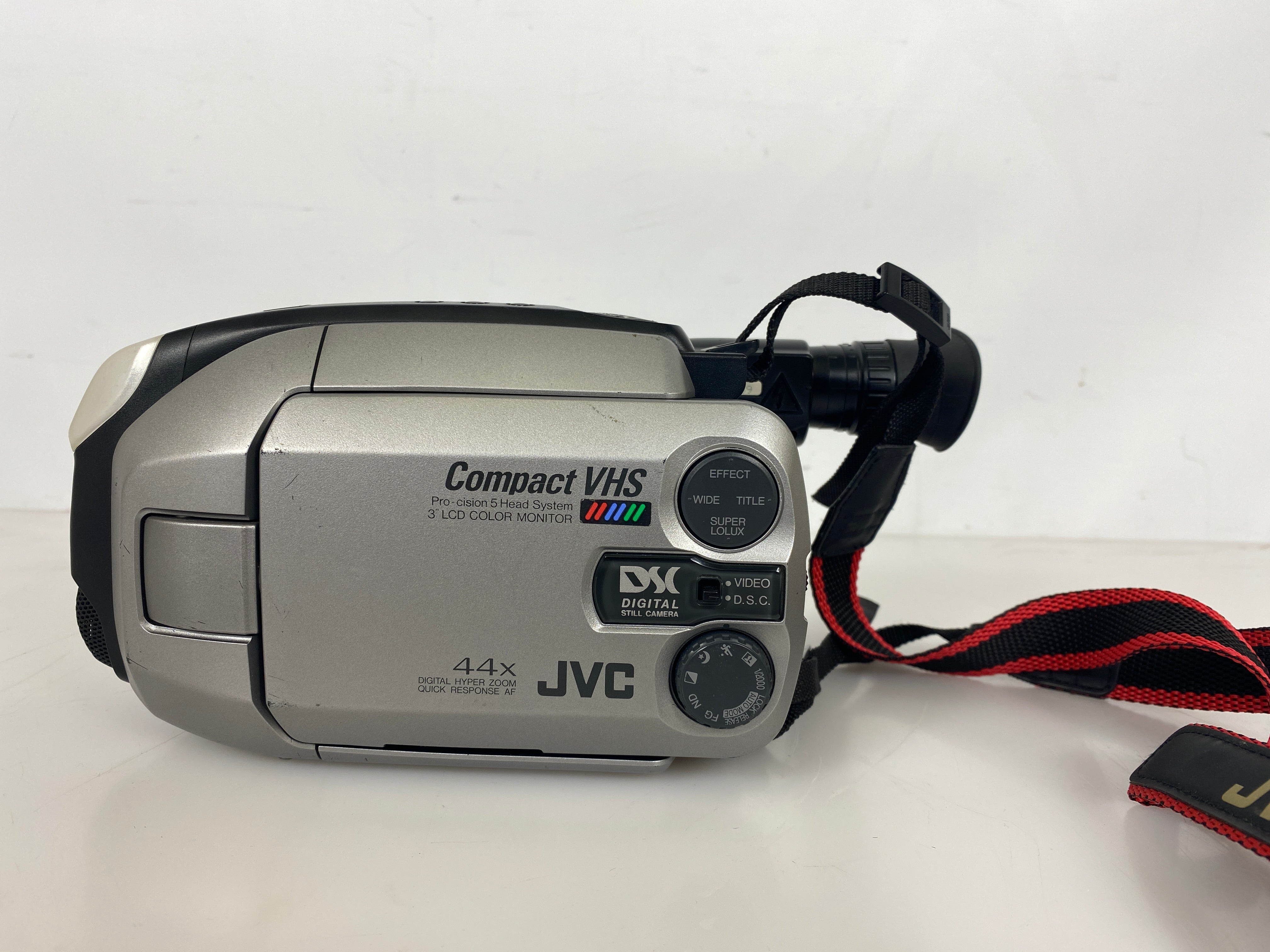 JVC GR-AXM700U Compact VHS 44X Zoom Video Camera - *Untested*