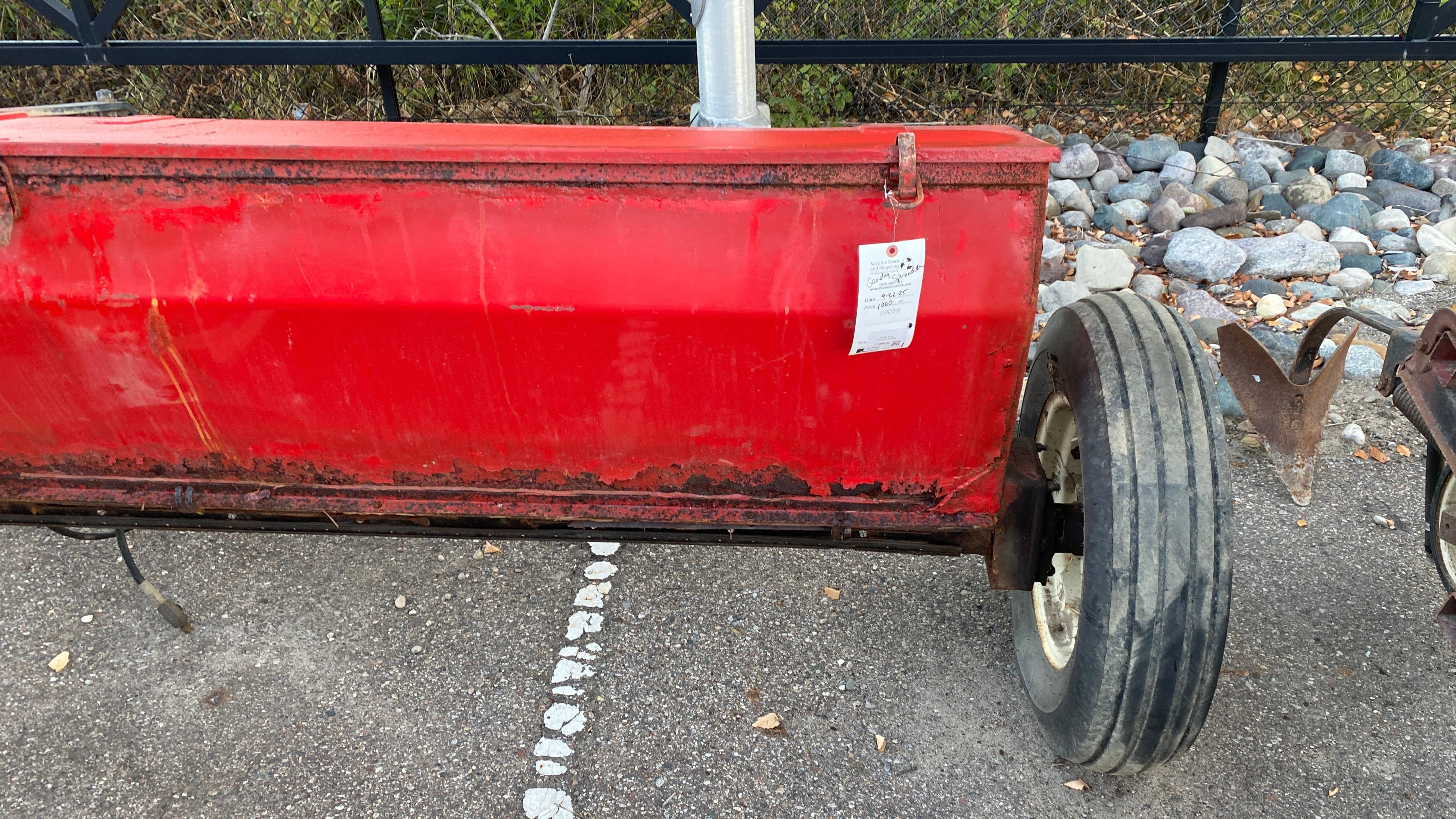 Gandy Drop Seeder w/ Tow Hitch