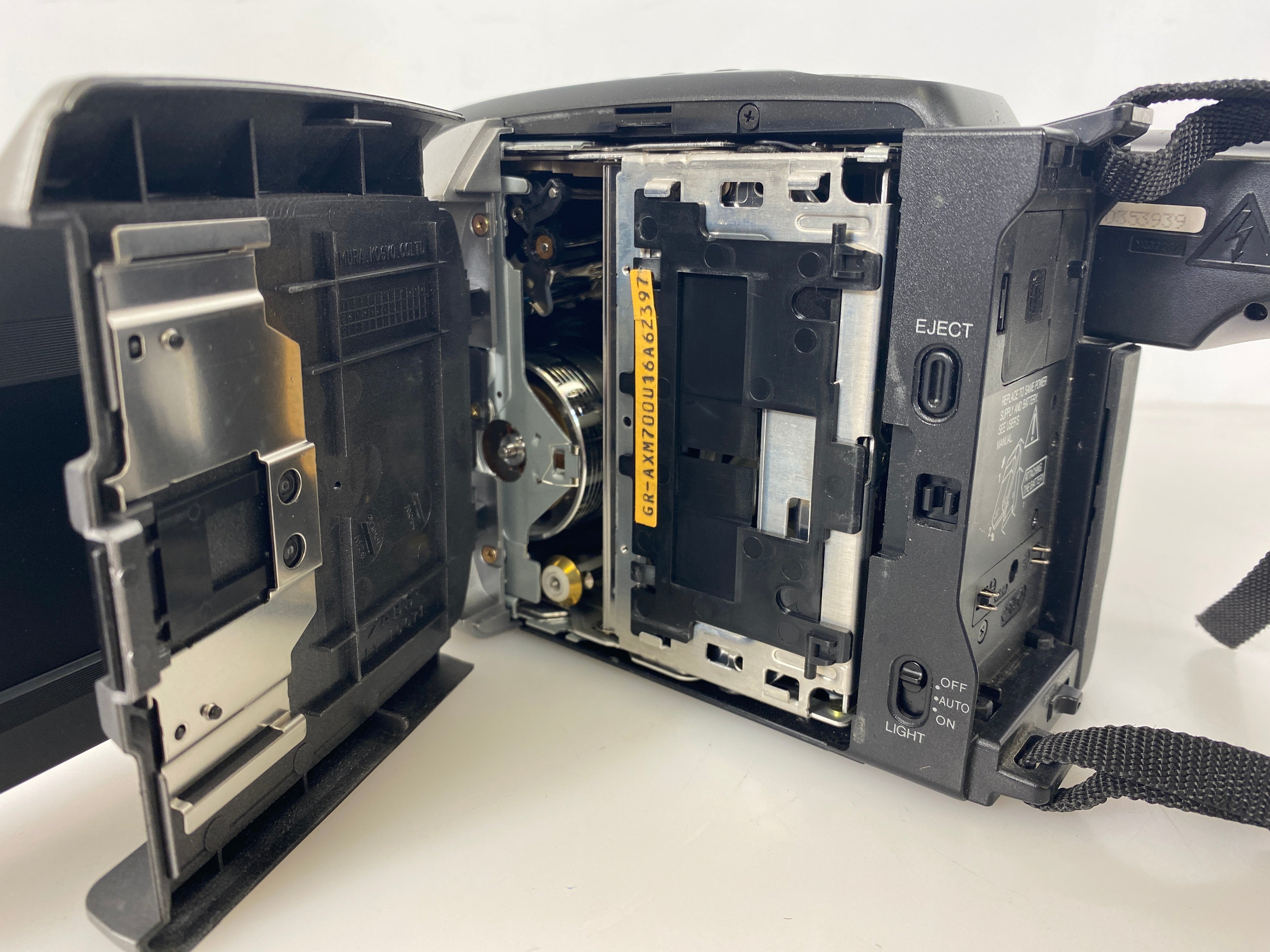 JVC GR-AXM700U Compact VHS 44X Zoom Video Camera - *Untested*