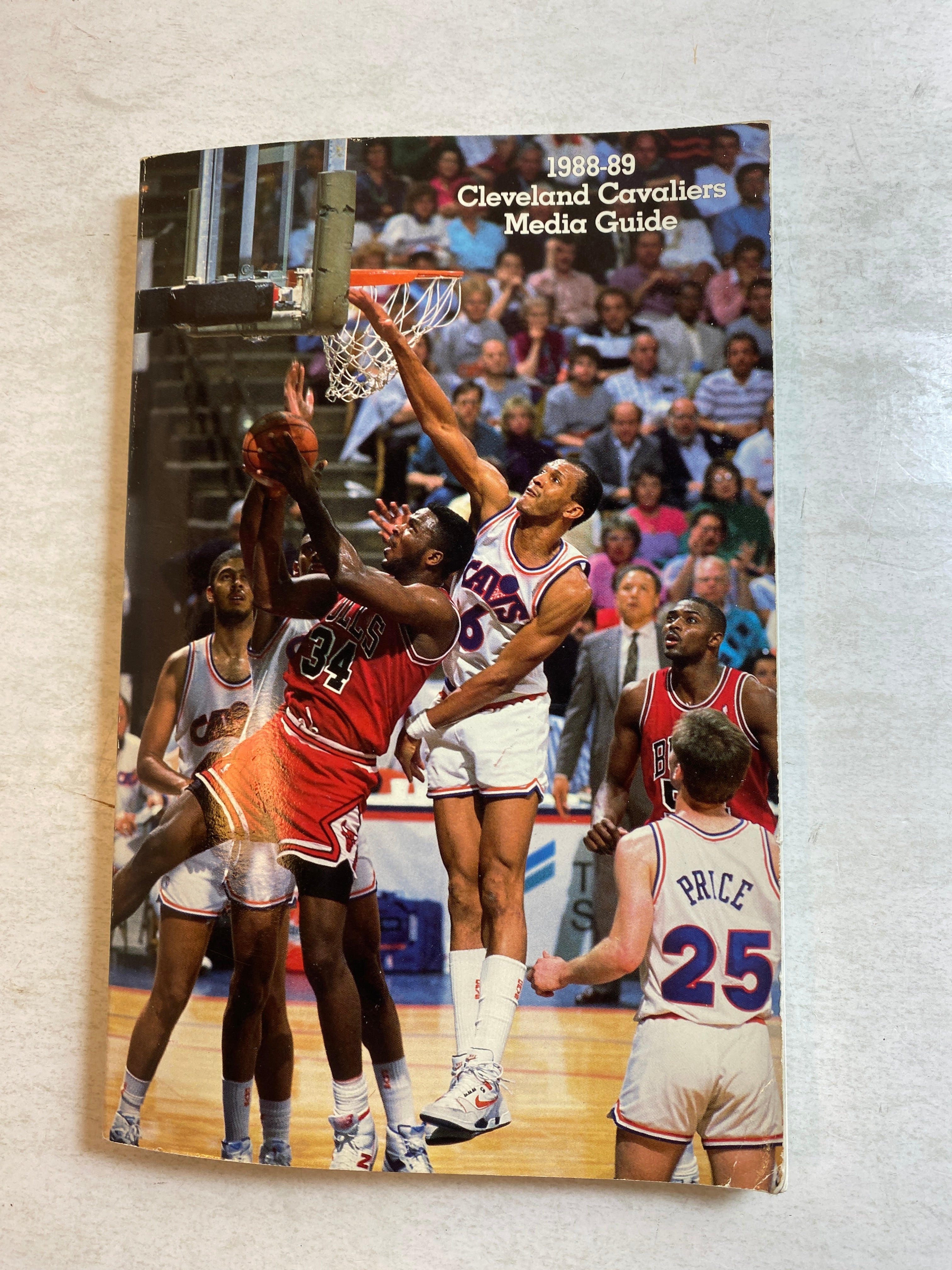Cleveland Cavaliers NBA Media Guide 1988-1989