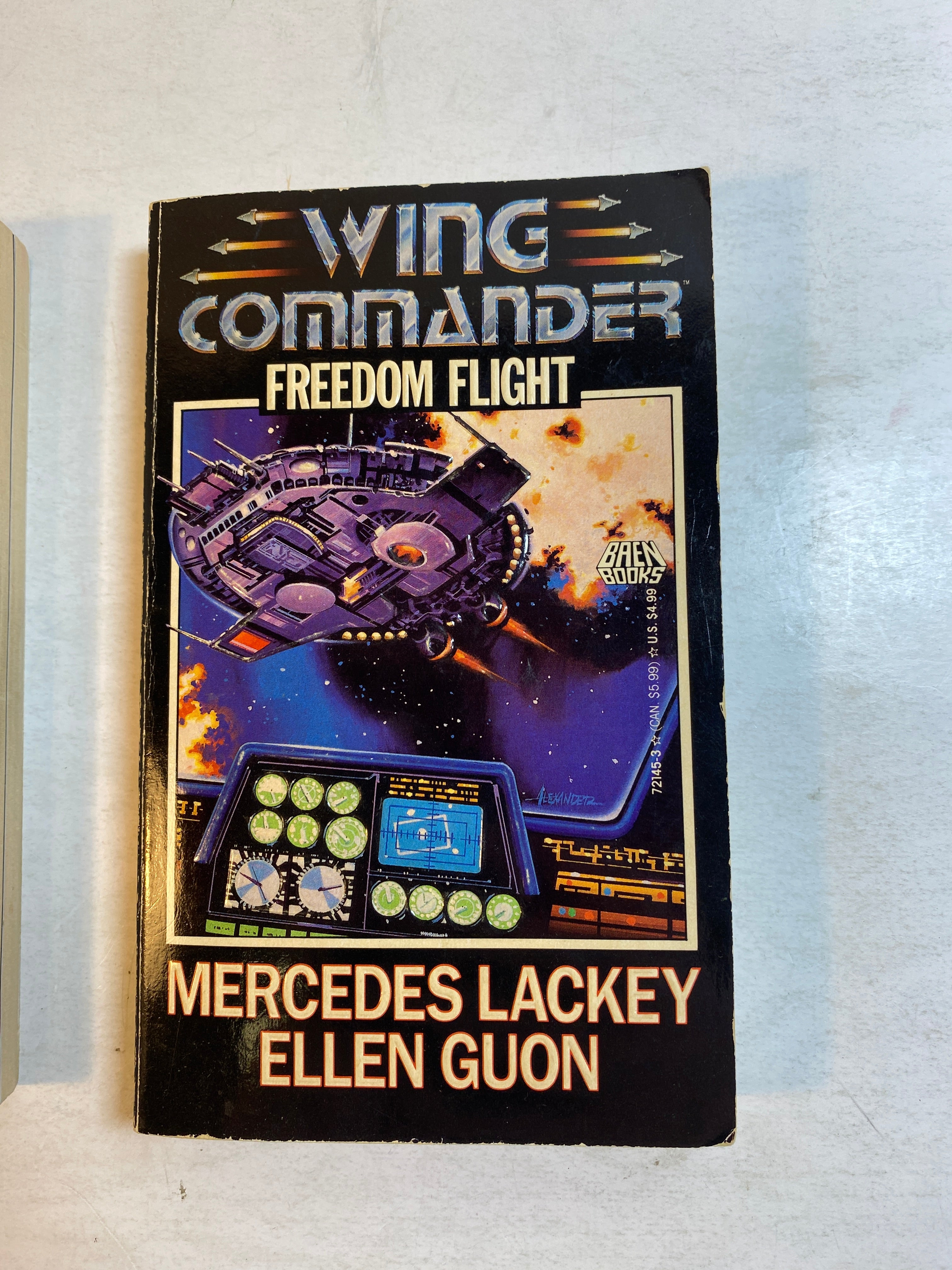 Lot of 2 Wing Commander Paperbacks Freedom Flight 1992-1999