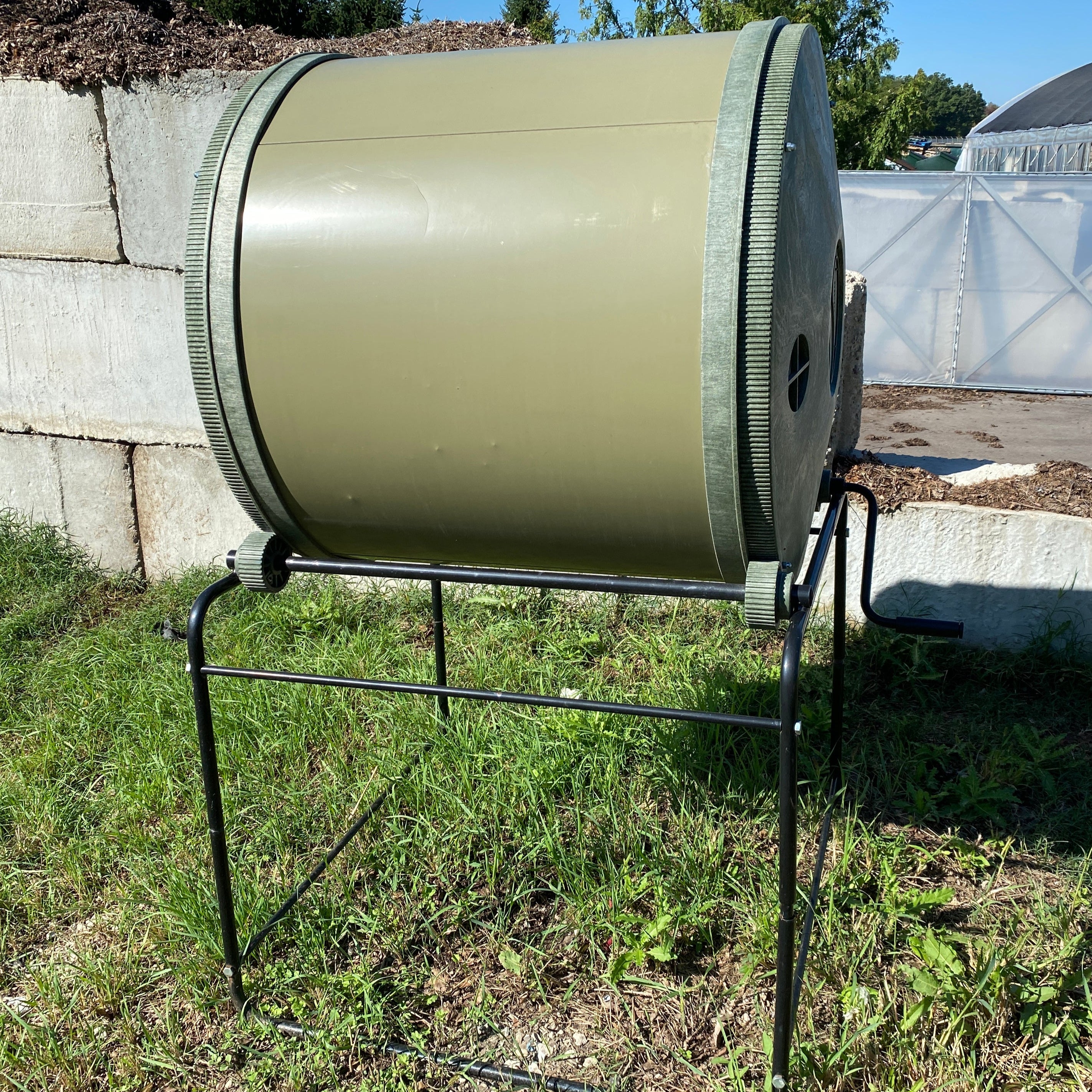 "Compostumbler" Hand Crank Compost Tumbler
