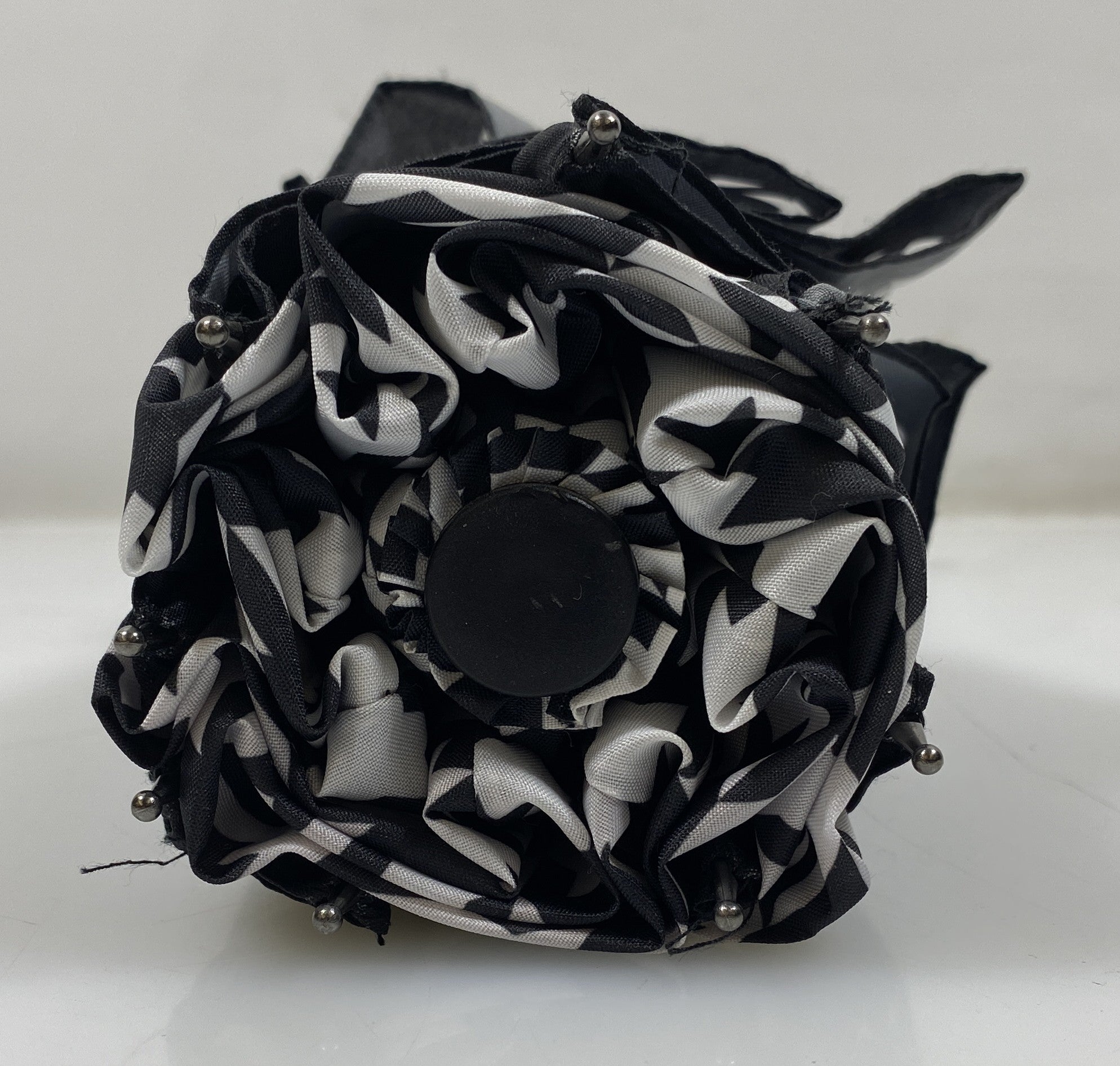 Galleria Black and White Houndstooth Reverse Close Folding Umbrella