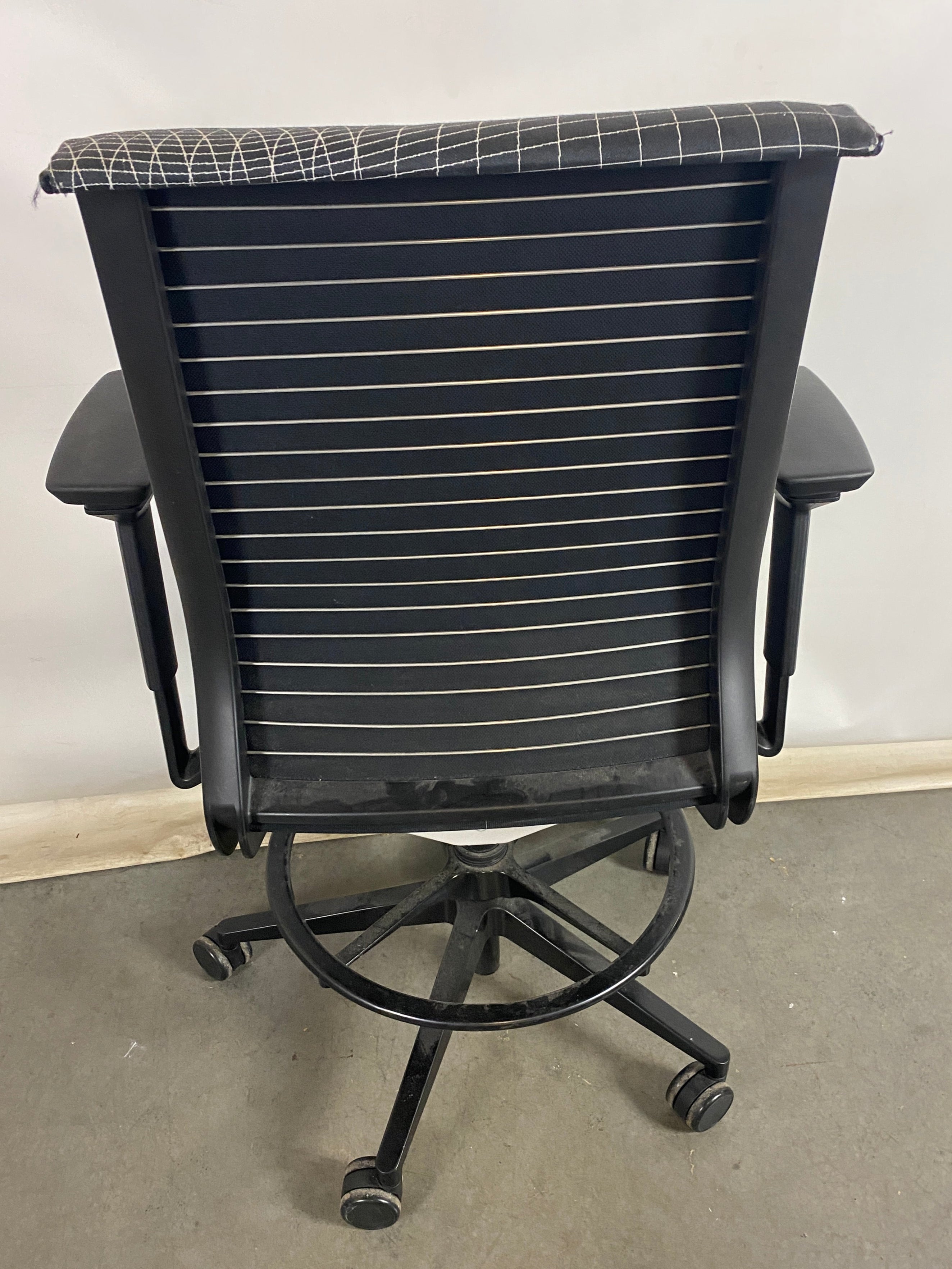 Steelcase #6205 Grey Patterned Adjustable Office Chair