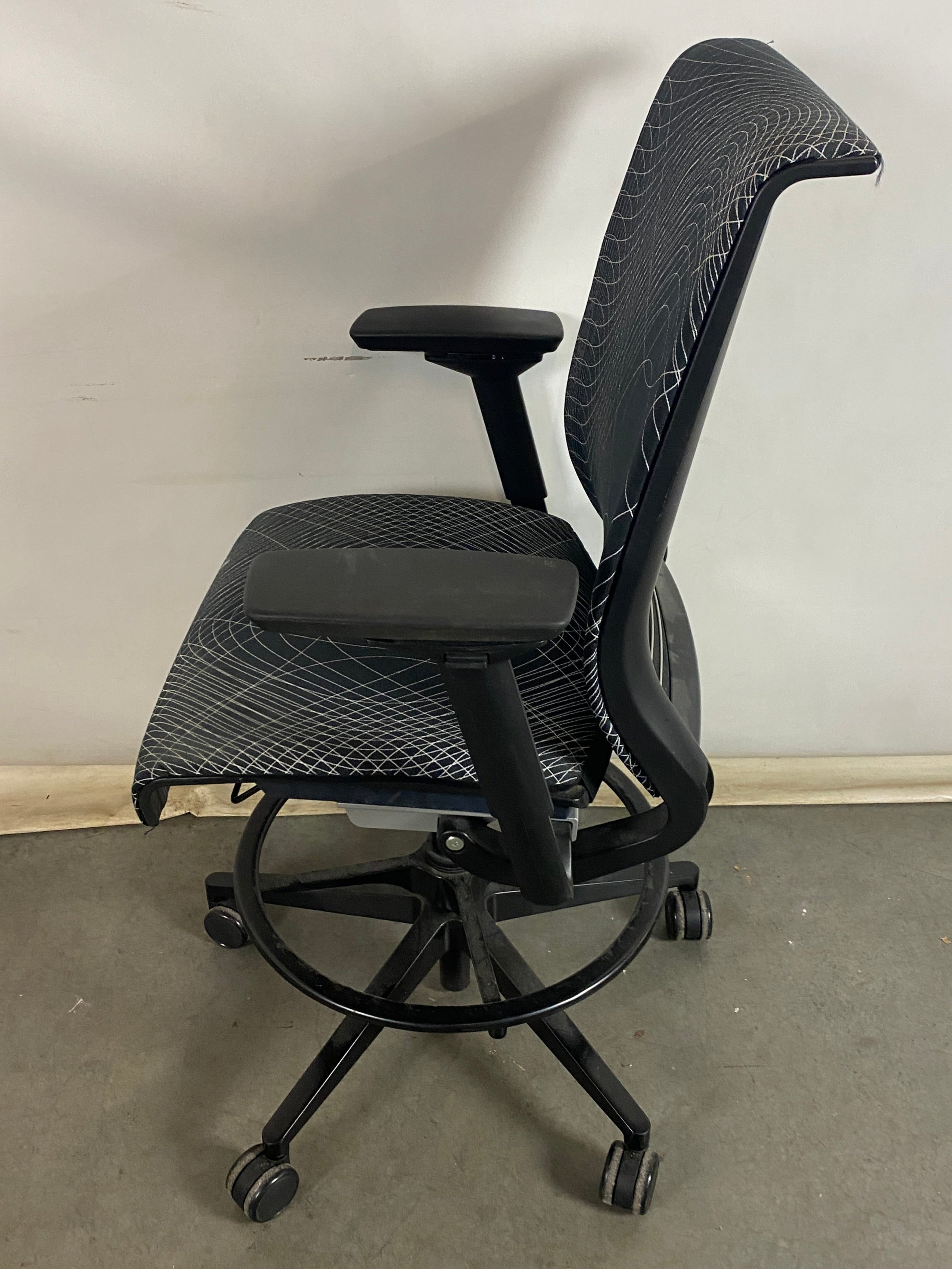 Steelcase #6205 Grey Patterned Adjustable Office Chair