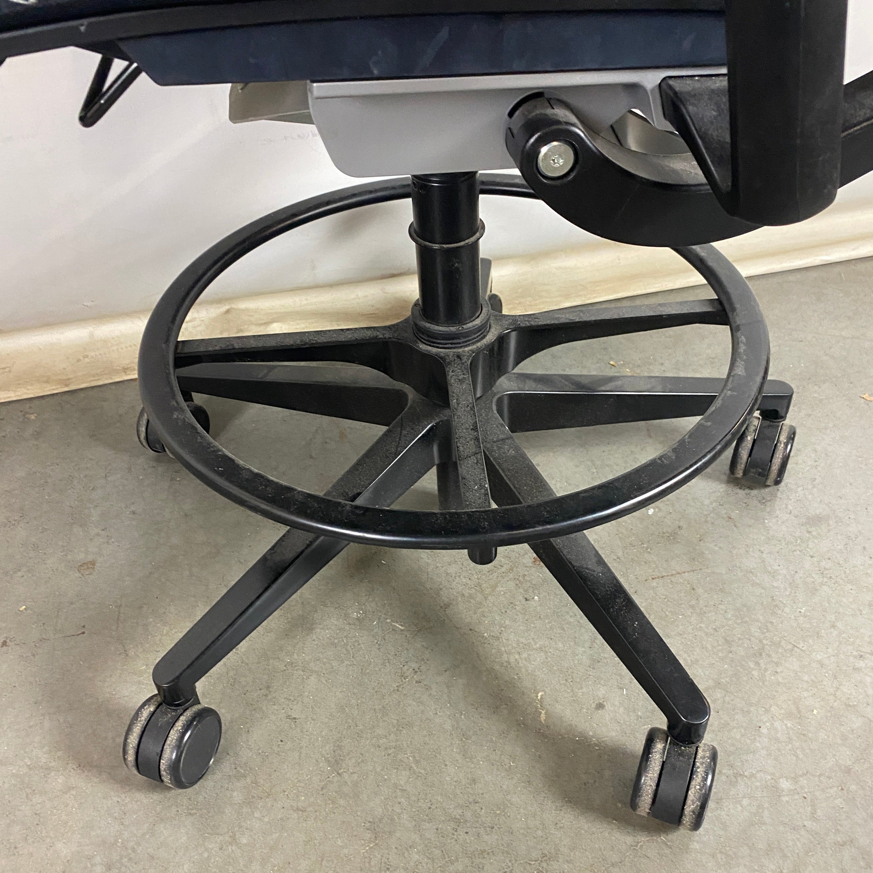 Steelcase #6205 Grey Patterned Adjustable Office Chair