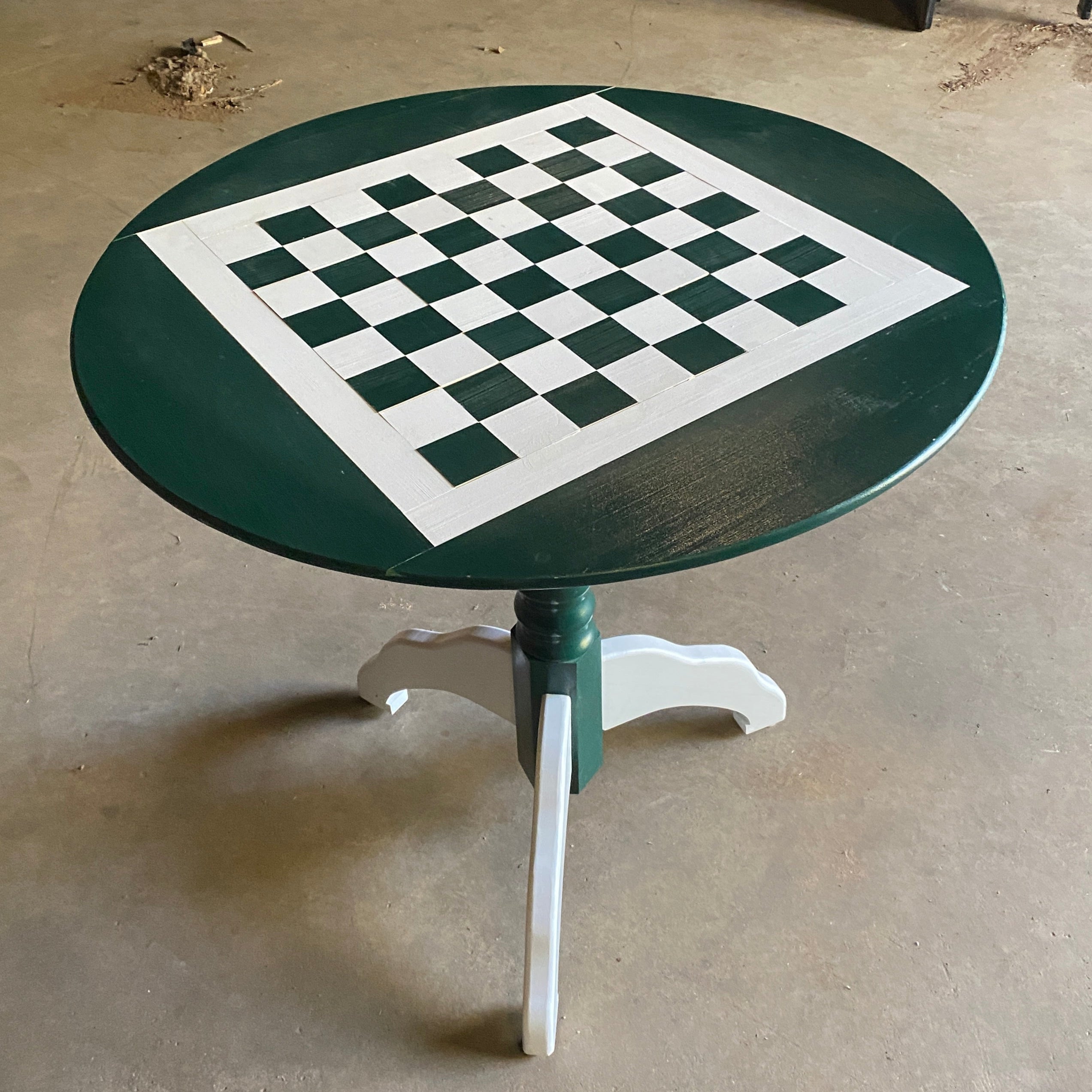 Spartan Green and White Round Chess Table