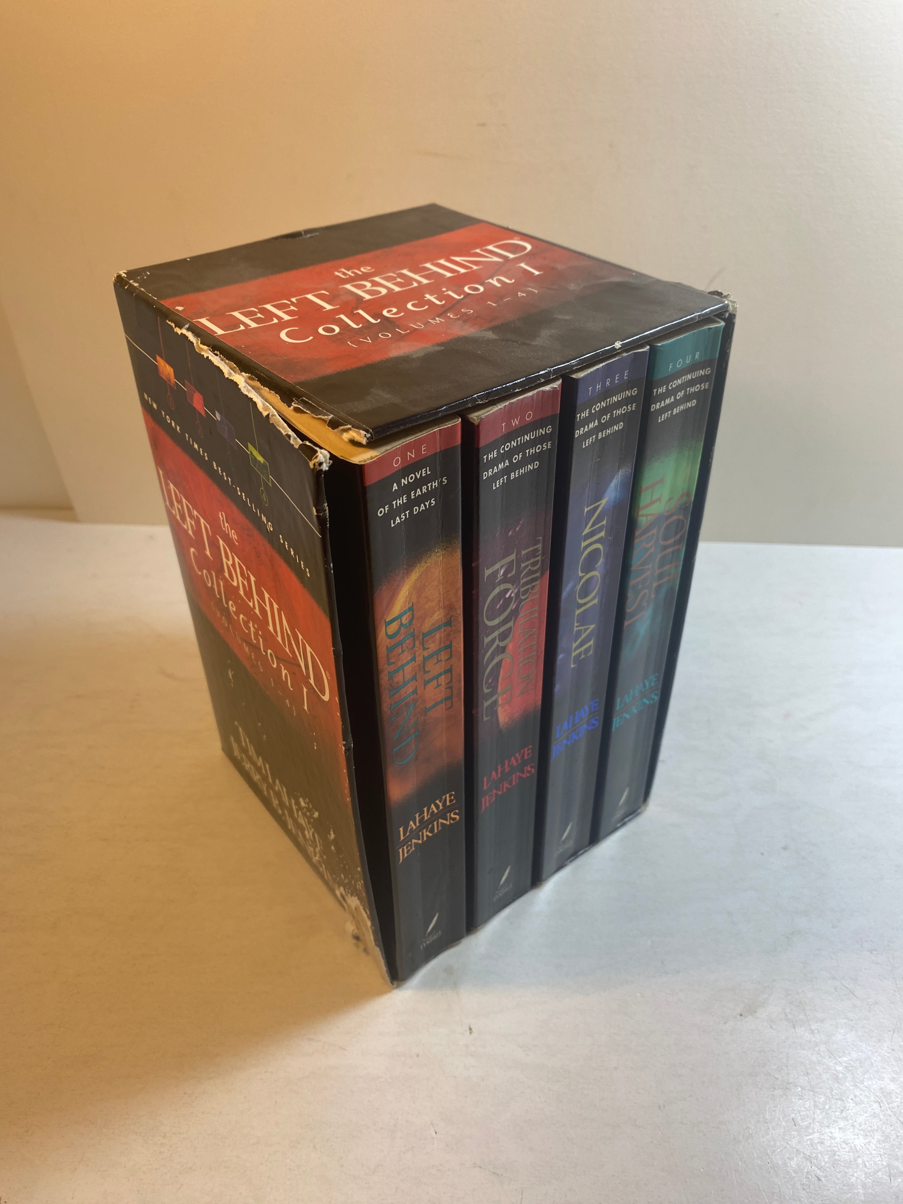 Set of 4 Left Behind Lahaye Jenkins Books 1-4 1998