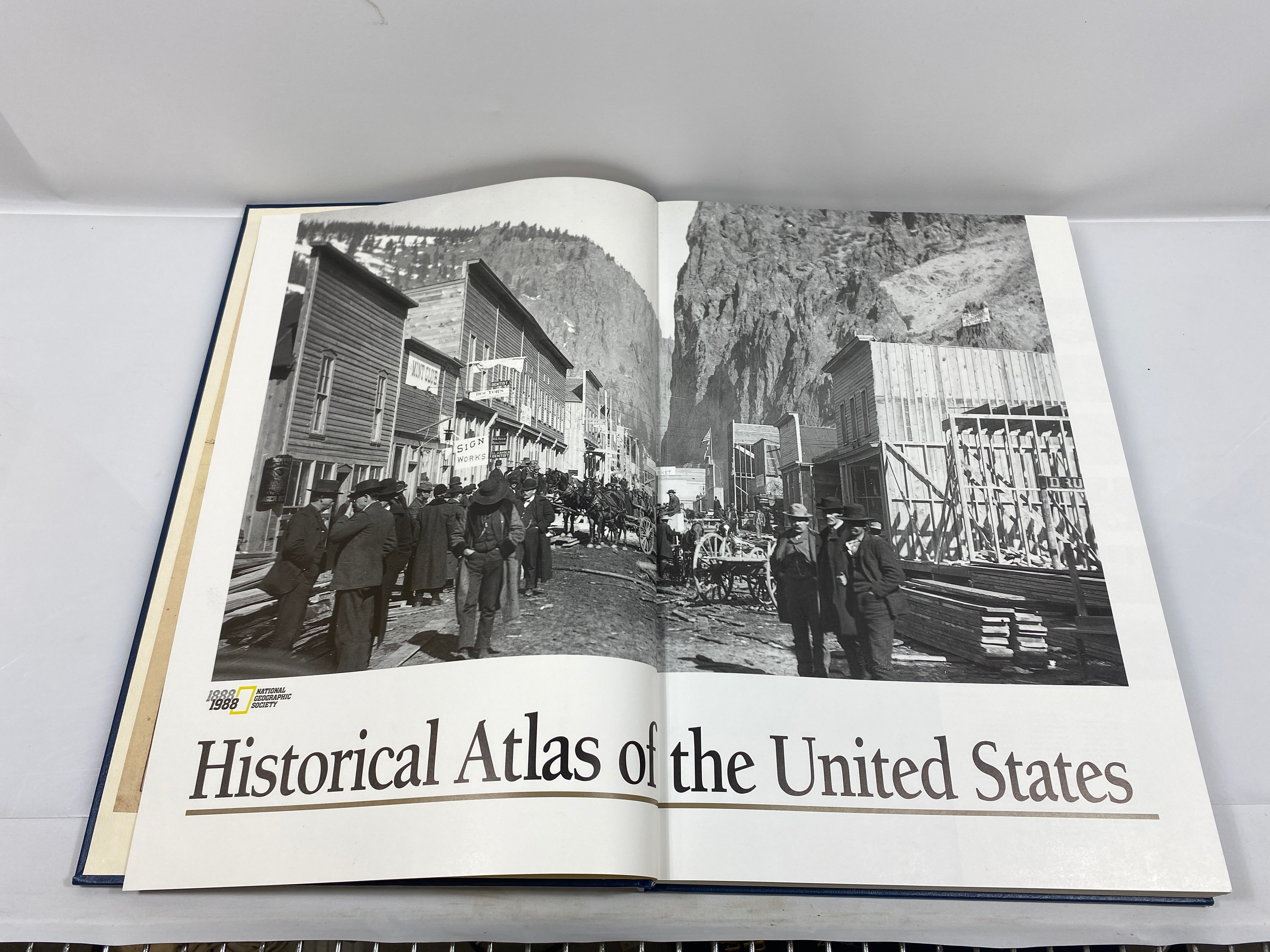 Historical Atlas of the United States National Geographic 1988 HC Slipcase