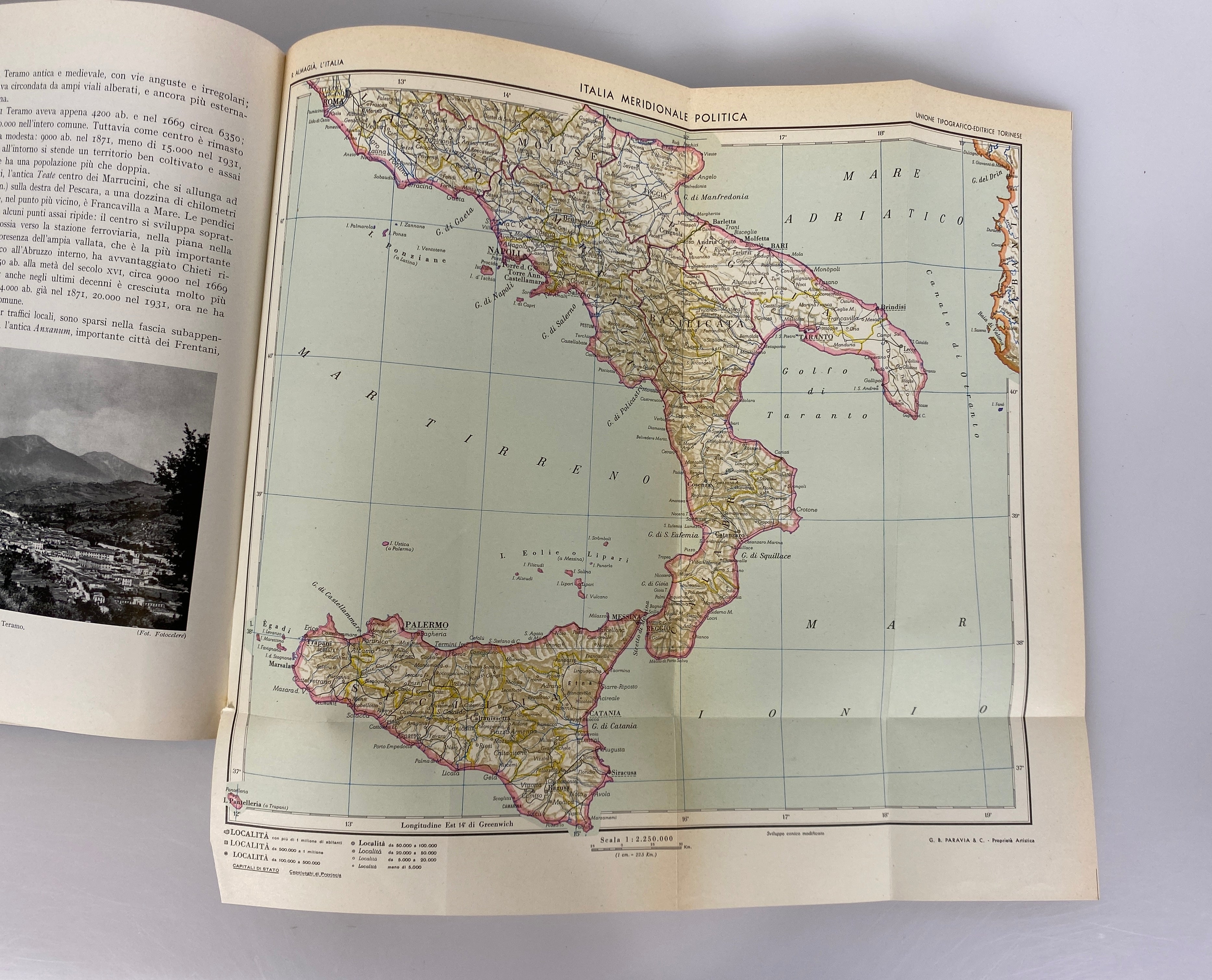 L'Italia by Roberto Almagia Vol 2 (in Italian) Illustrated 1959 Ex-Library HC