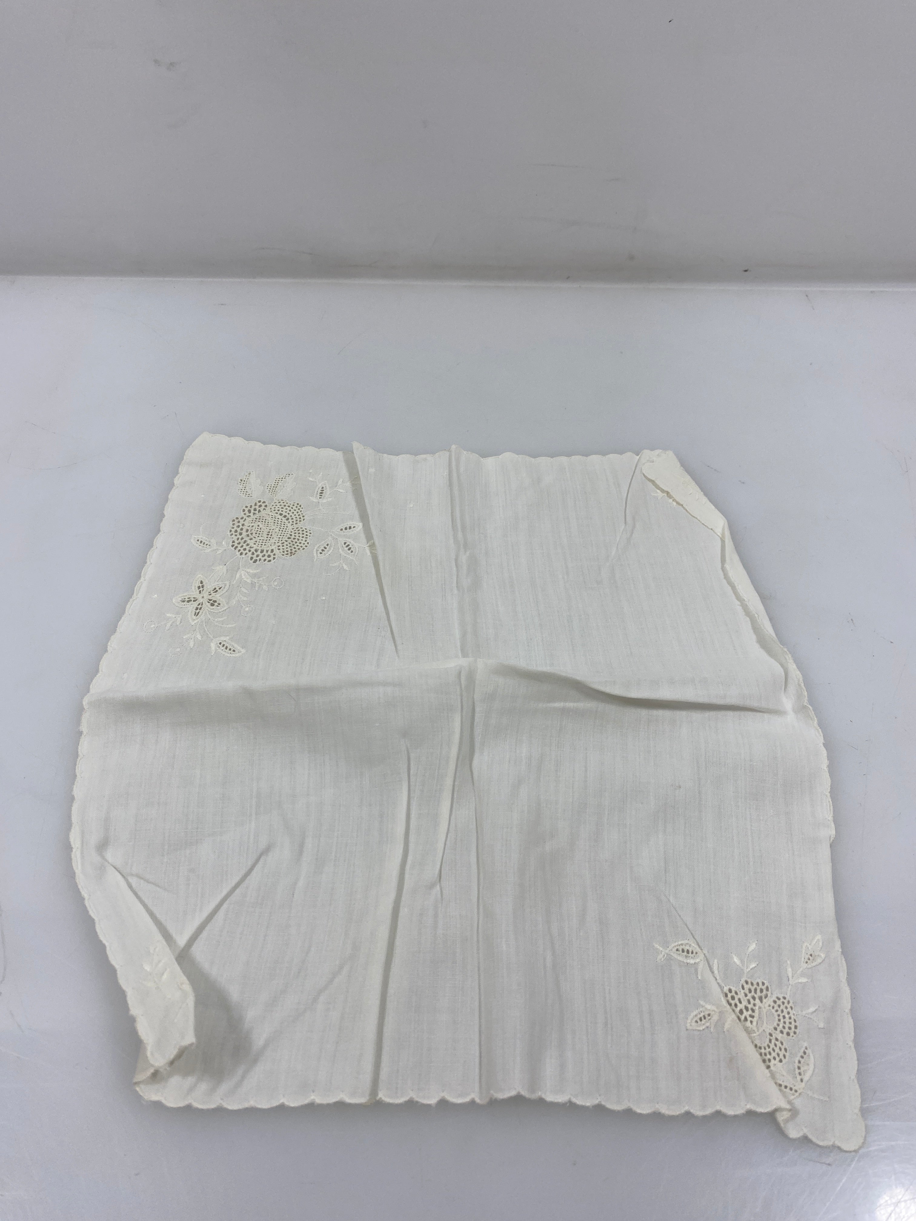 Vintage 1930s-1940s White Linen Handkerchief with Floral Eyelet Lace Details