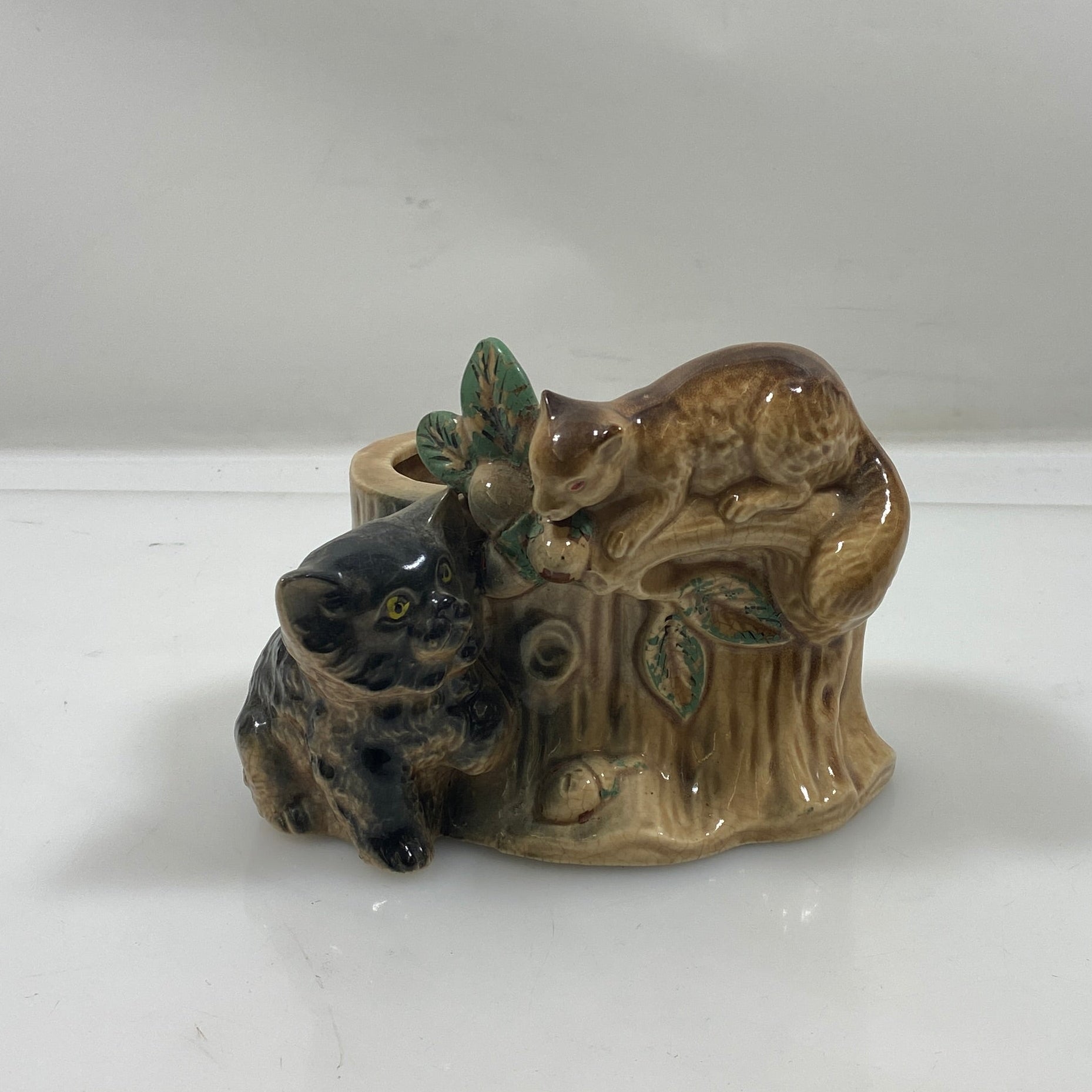Vintage Japan Ceramic Cat Planter Cachepot w/ Black & Brown Cats Tree Stump