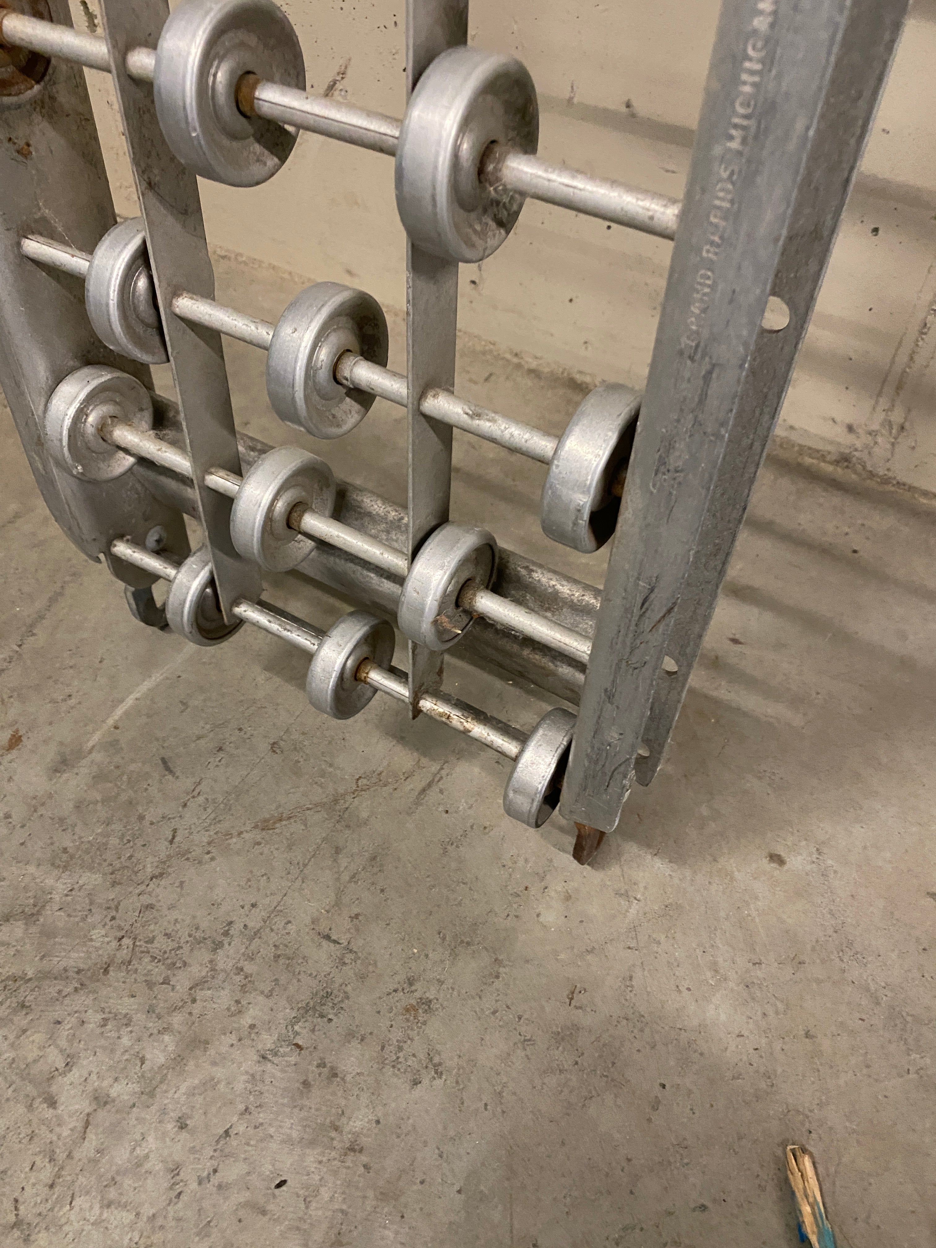 Rapistan Gravity - Wheel Conveyor