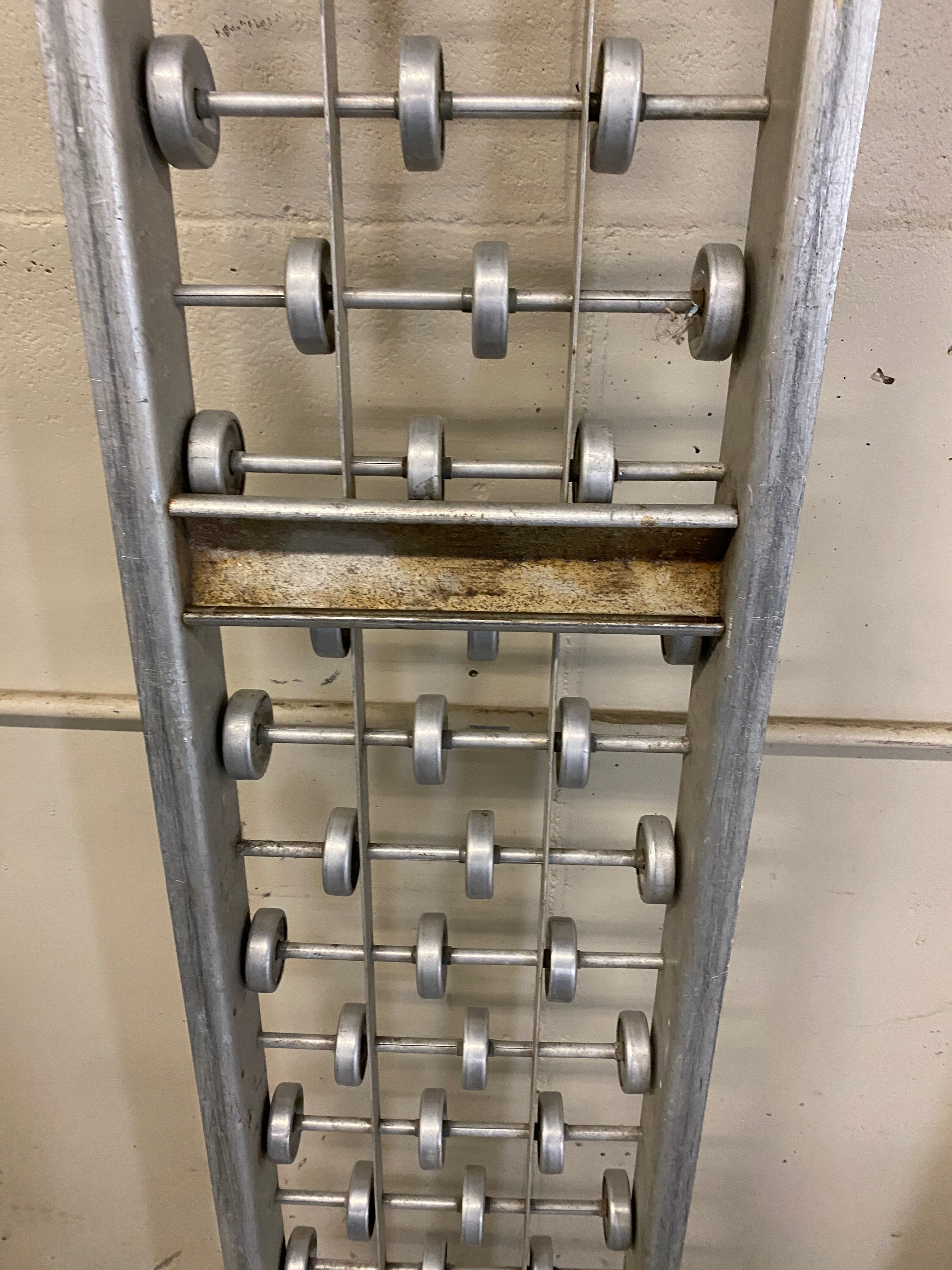 Rapistan Gravity - Wheel Conveyor